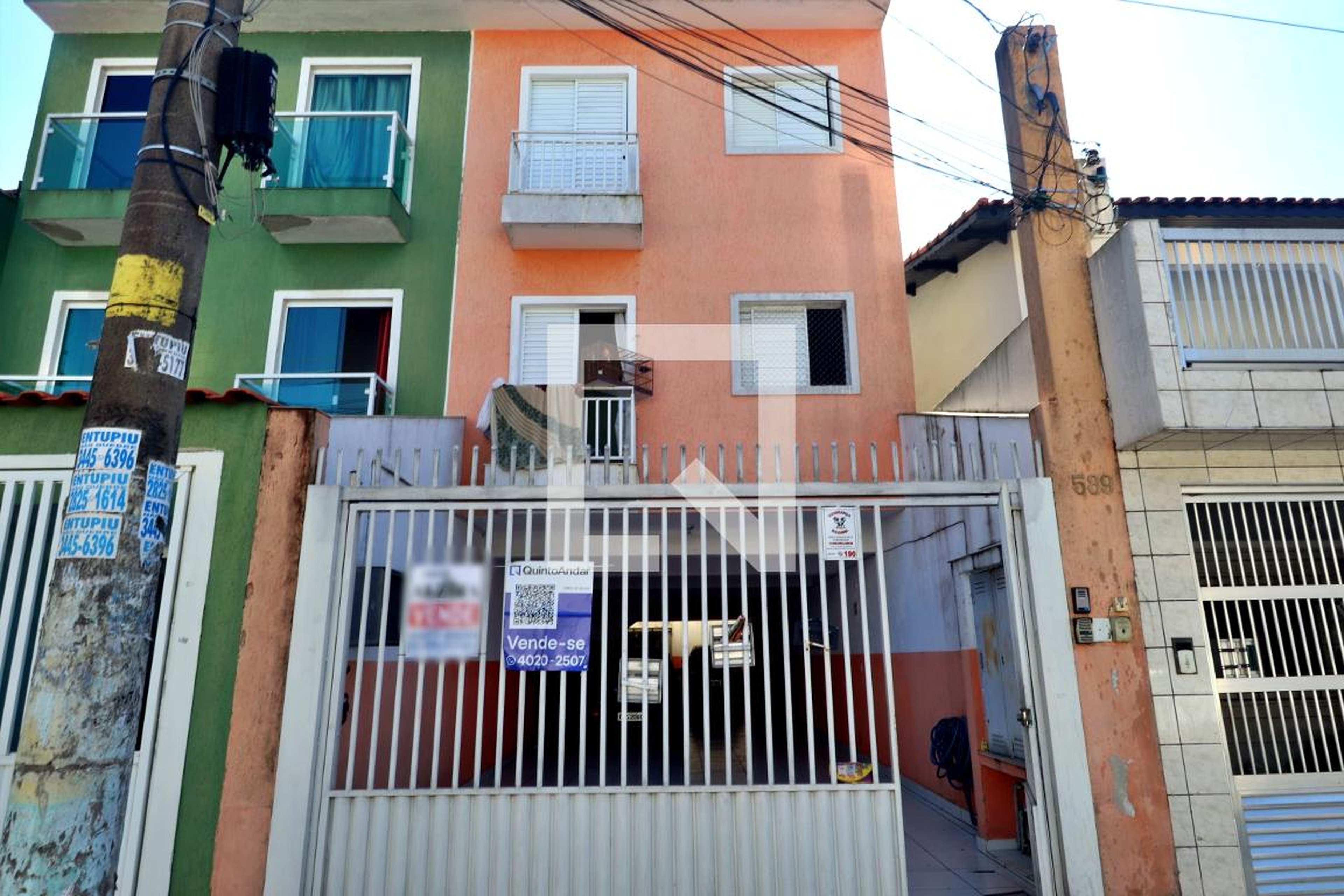 Fachada Condomínio em Rua Fernando Pessoa, 589