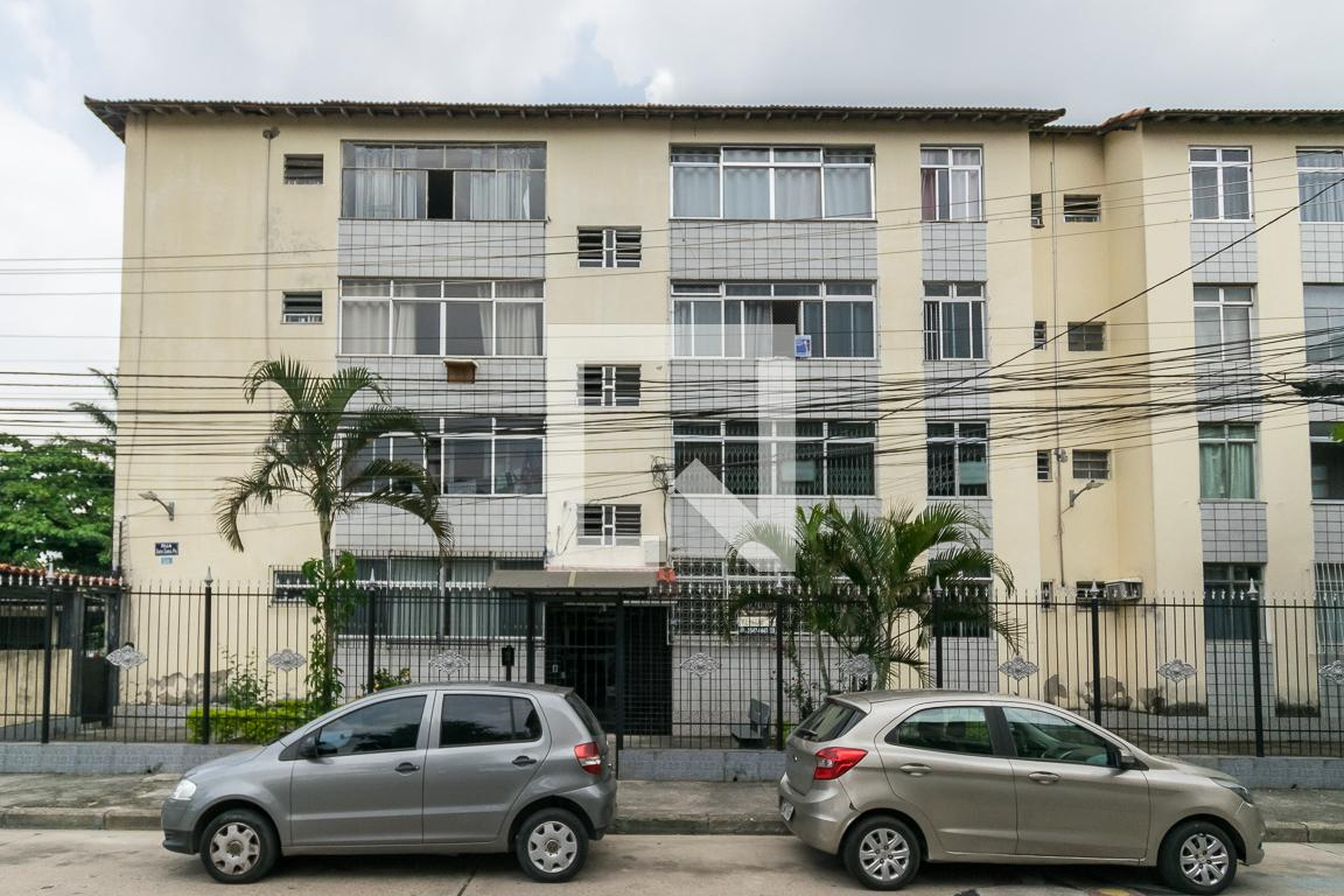 Fachada do Prédio Condomínio em Rua Santa Camila Pia, 802