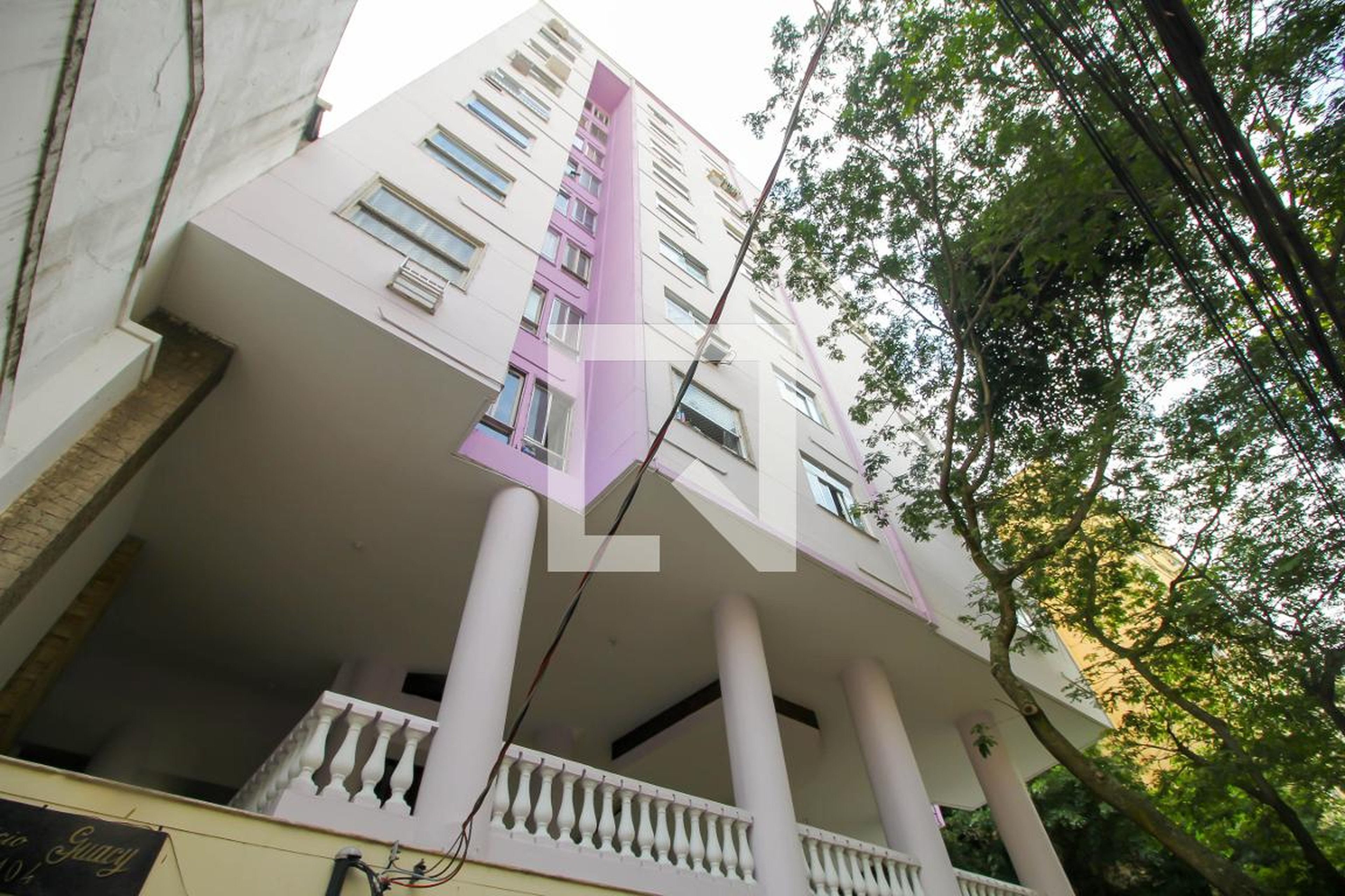 Fachada do Prédio Condomínio em Rua Benjamin Constant, 110