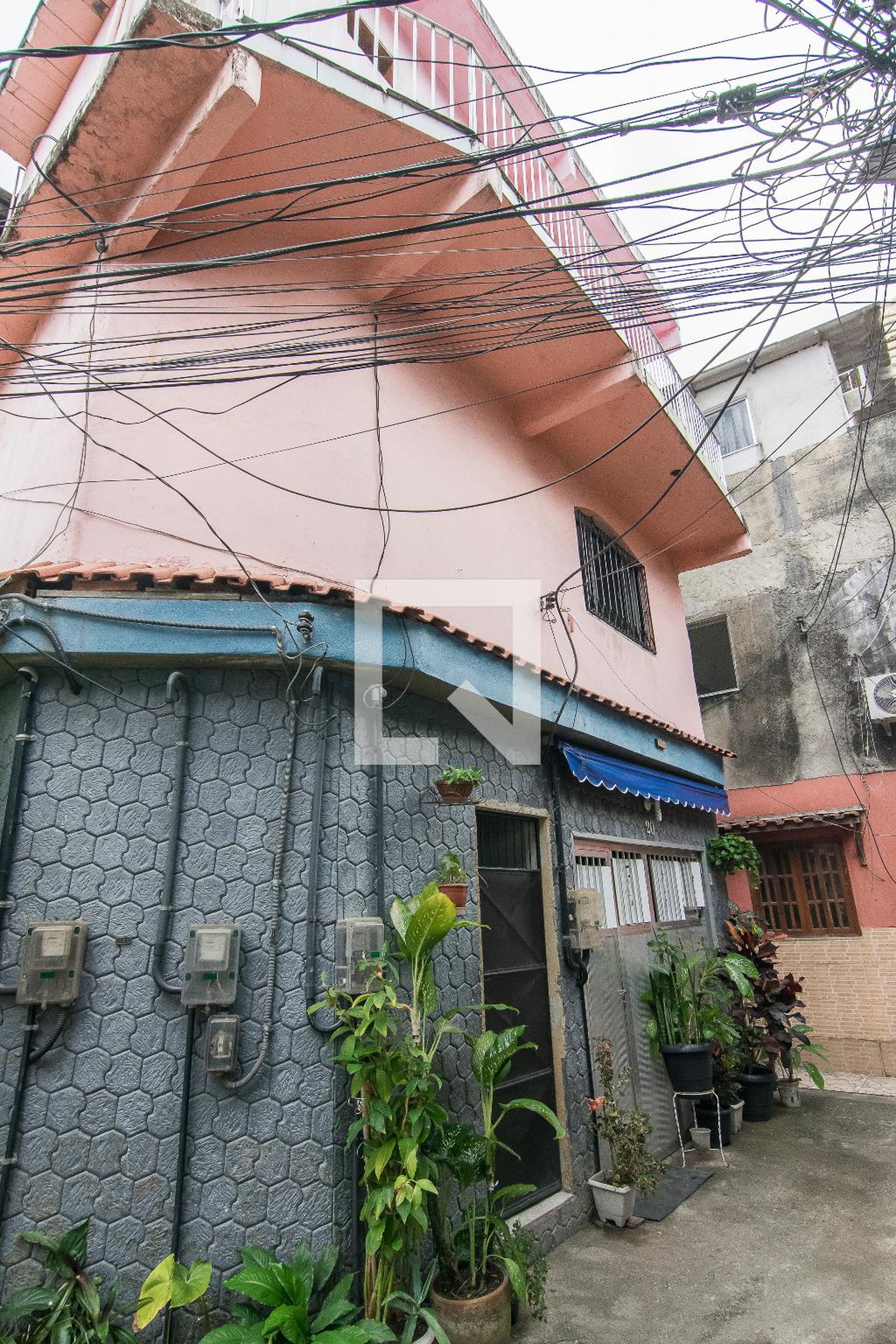 Fachada Condomínio em Rua Zanoni Ferrite, 148