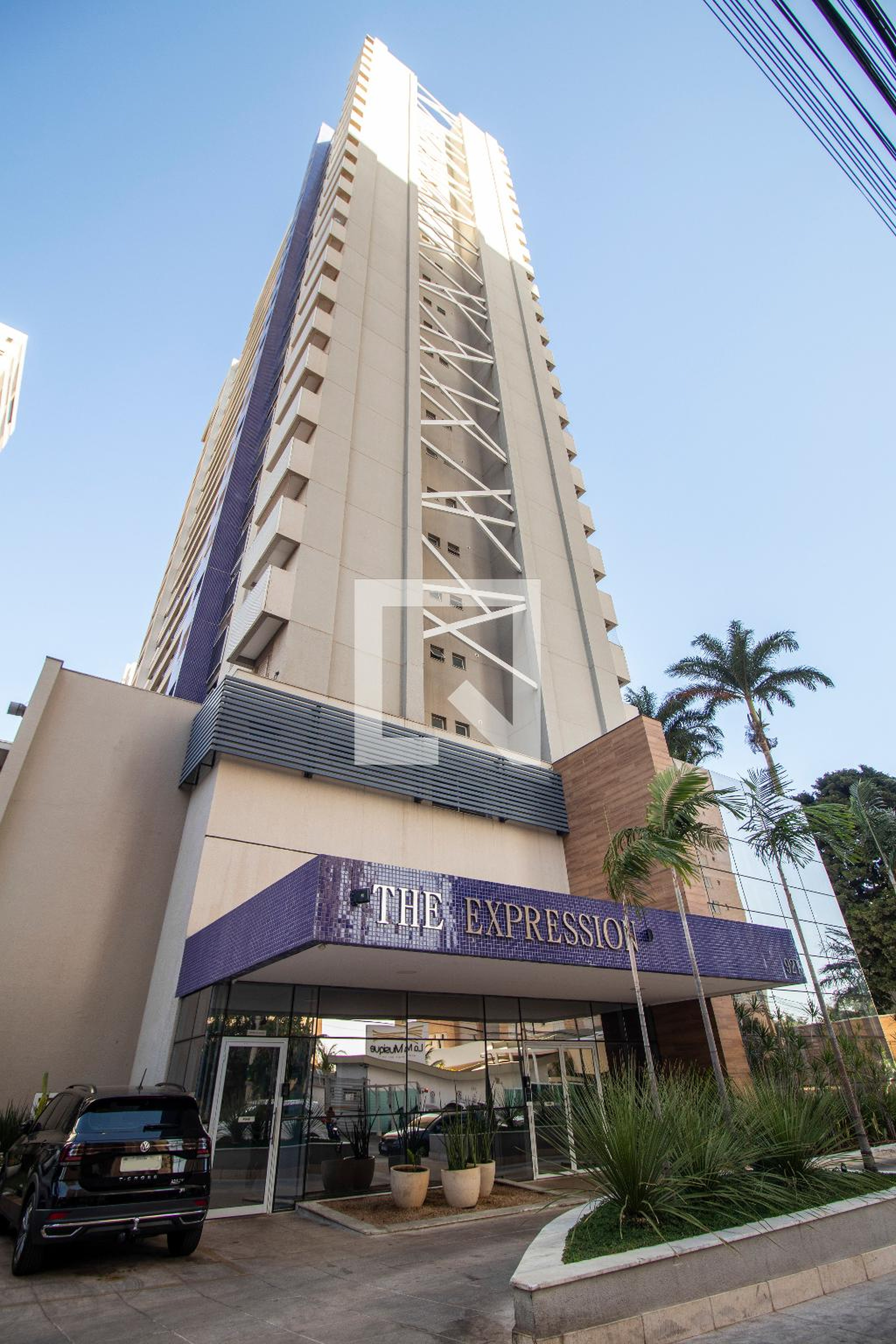 Fachada Condomínio em Rua T 51, 921