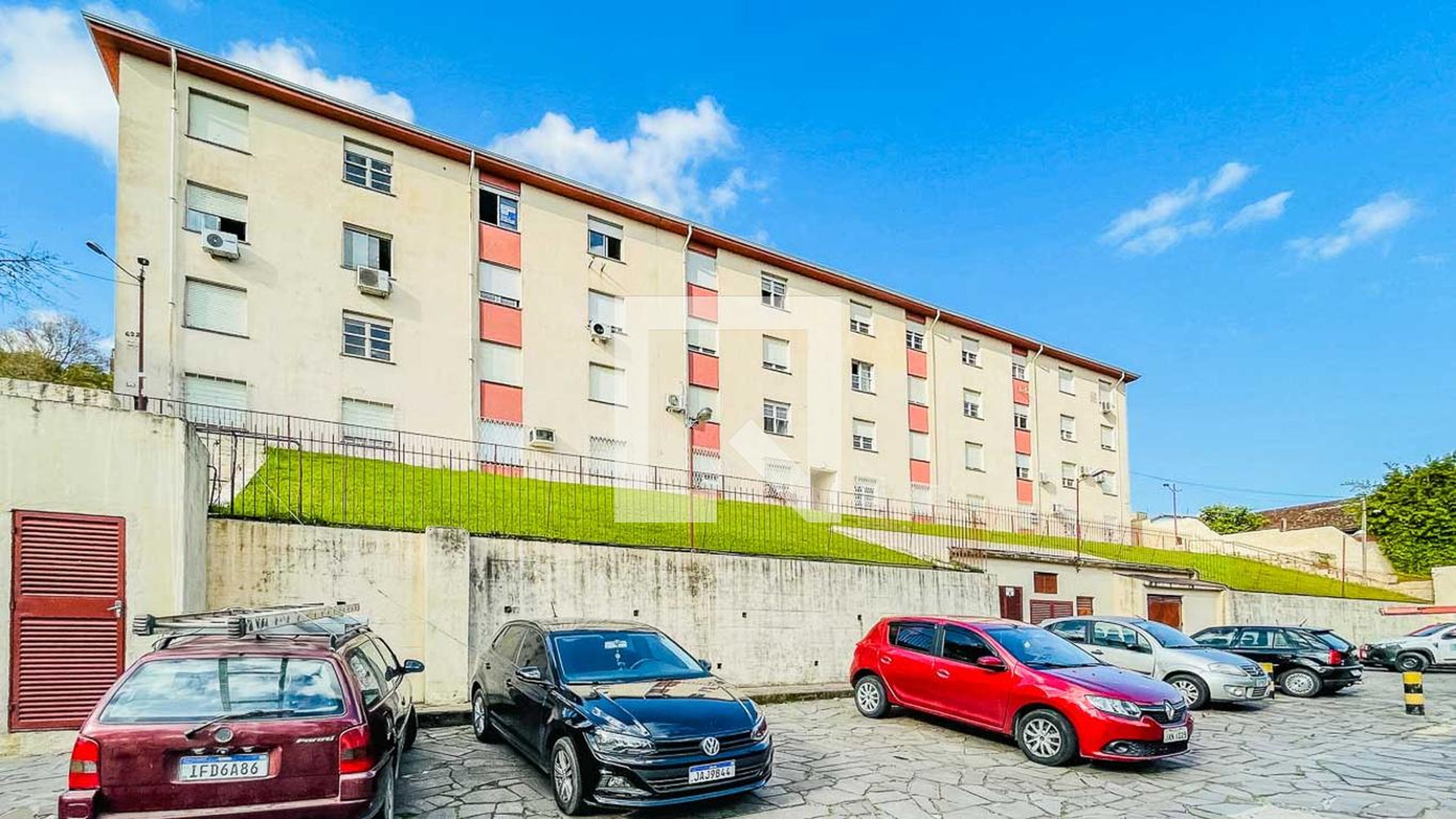 Fachada do Condomínio Condomínio Capivari