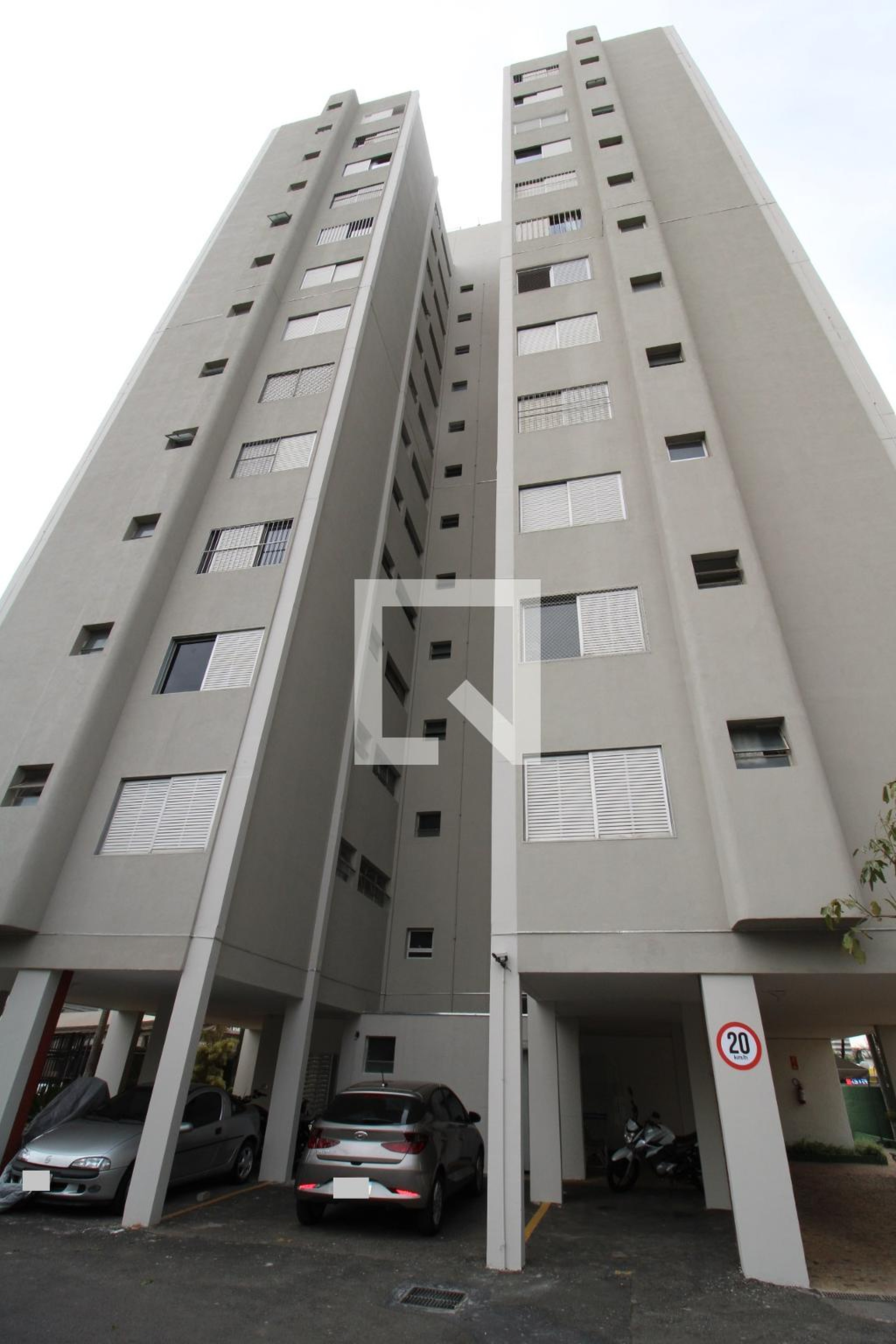 Fachada do Prédio Condomínio em Rua Barão de Paranapanema, 368