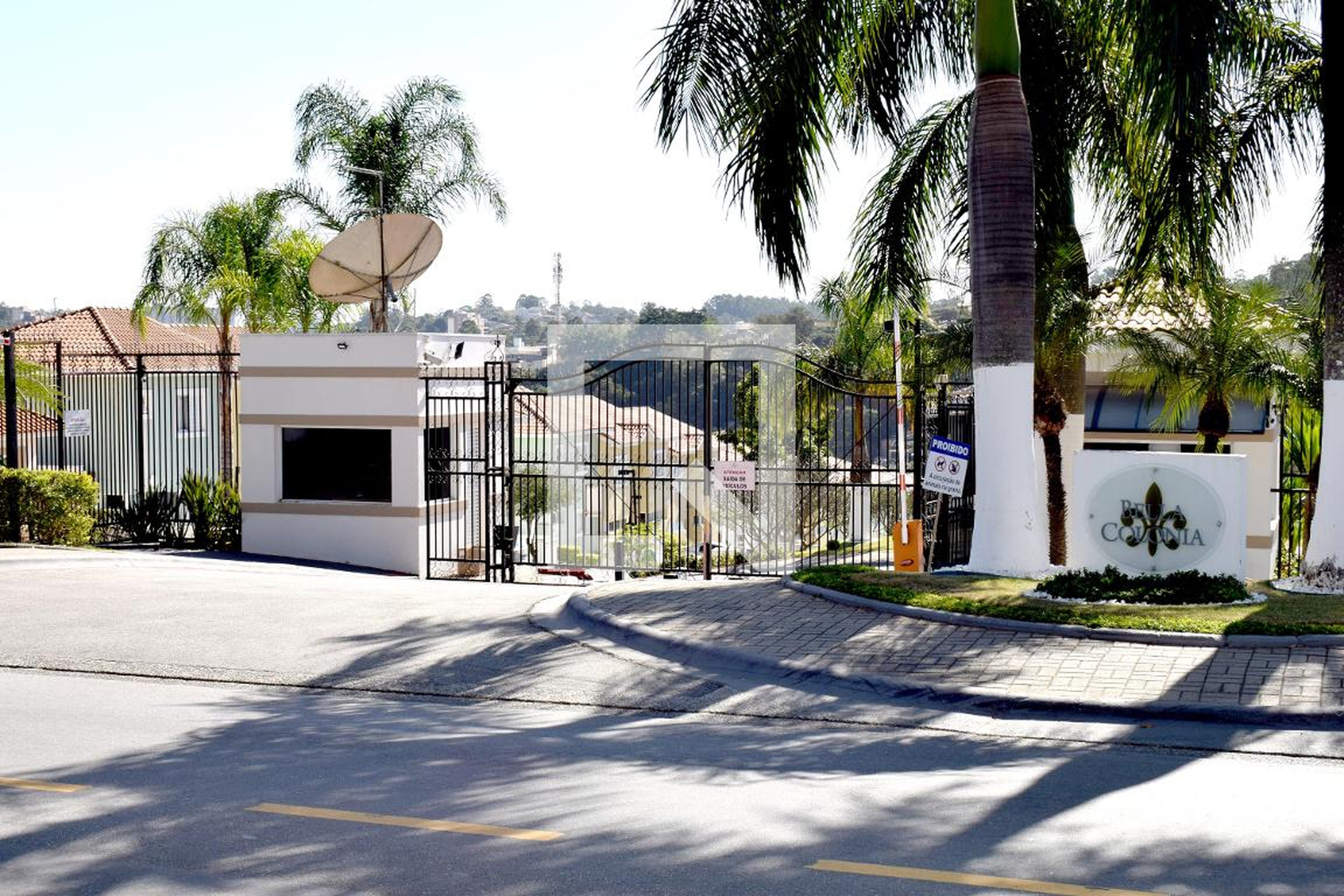 Fachada do Condomínio Condomínio Bella Colonia