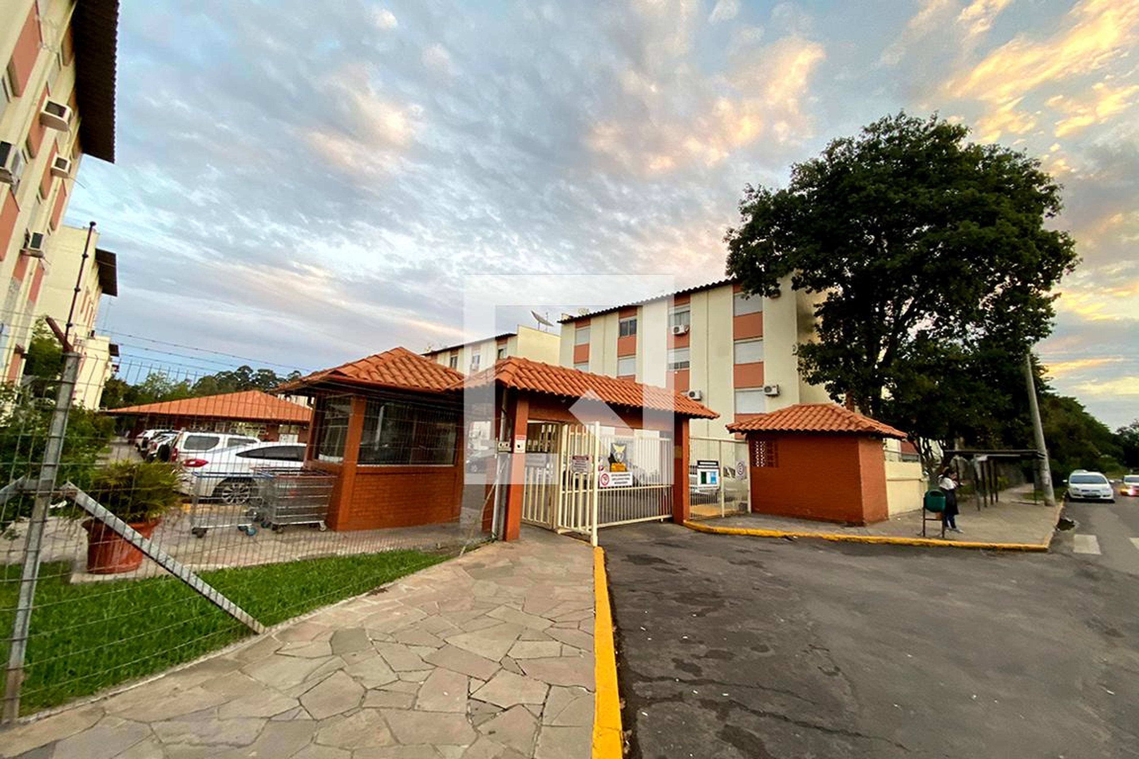 Fachada do Condomínio Condomínio em Rua Osvaldo Aranha, 1641