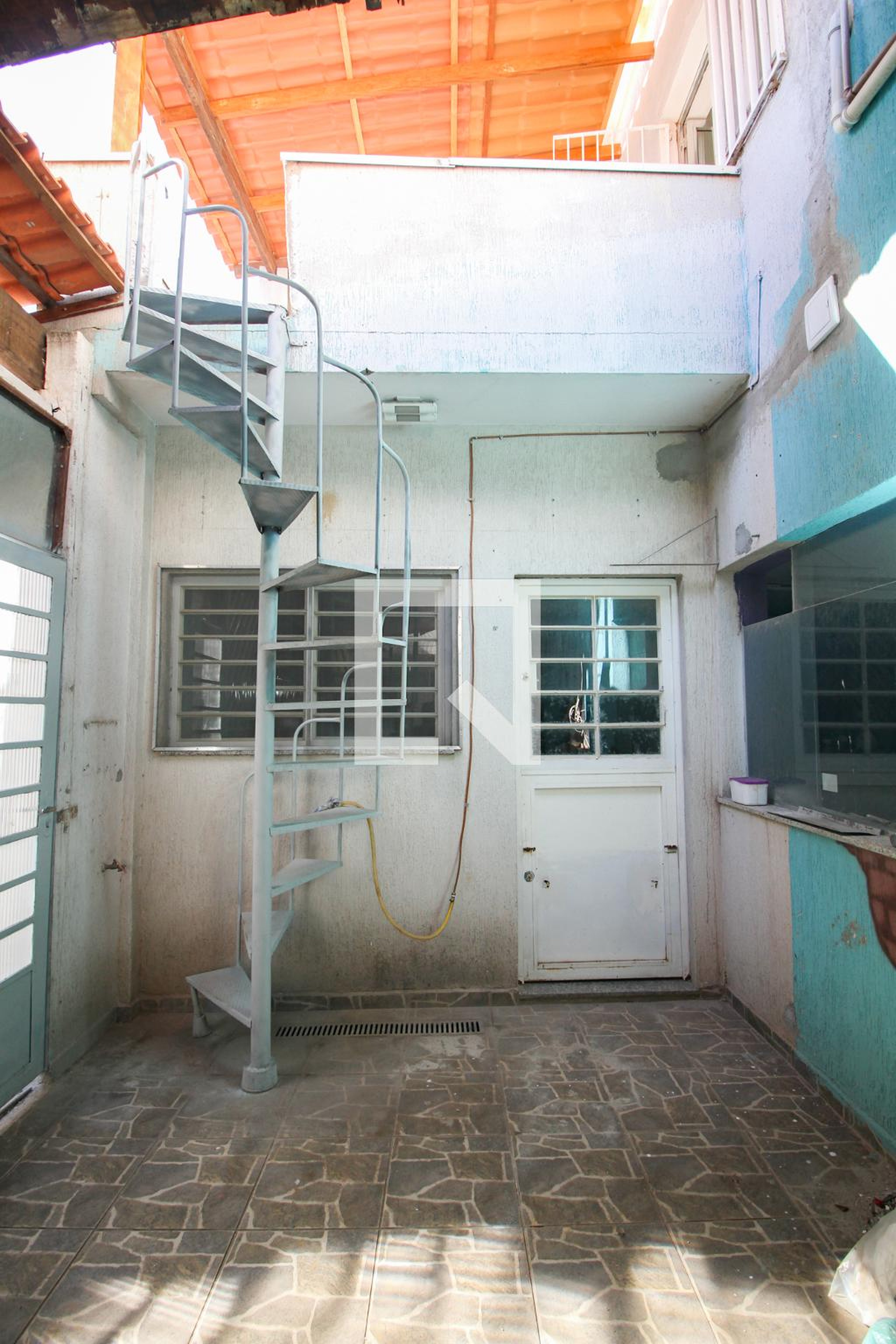 entrada Condomínio em Avenida Água Fria, 371