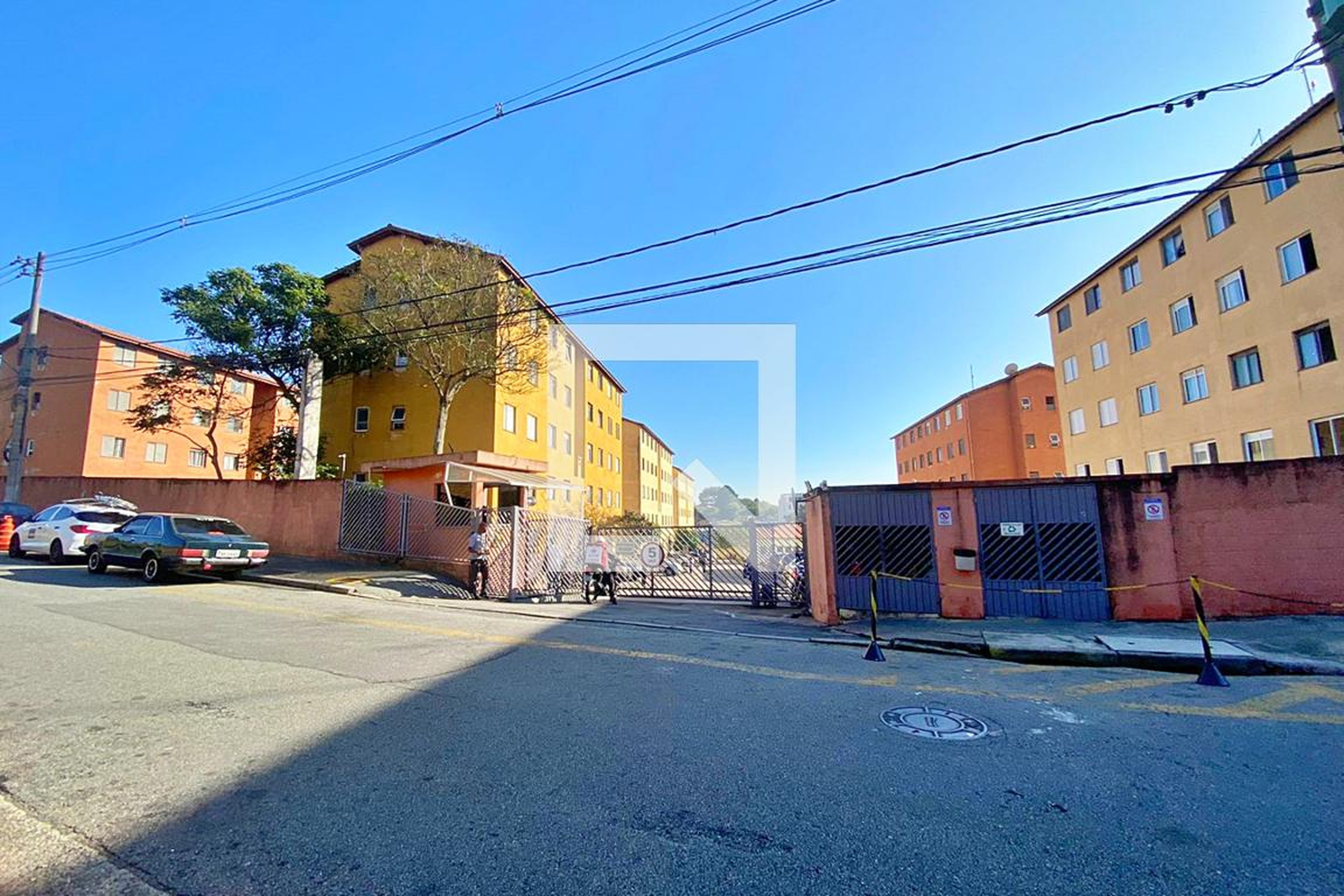 Fachada Condomínio em Rua Campo Santo, 349