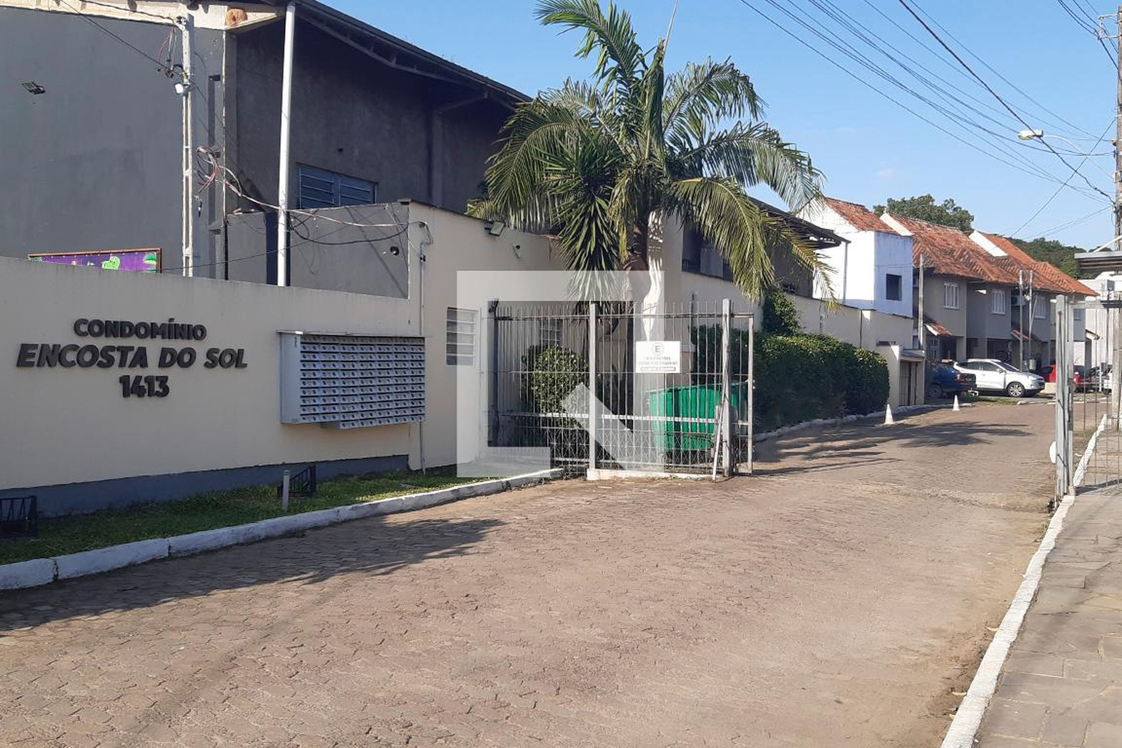 Fachada do Condomínio Condomínio Encosta Do Sol