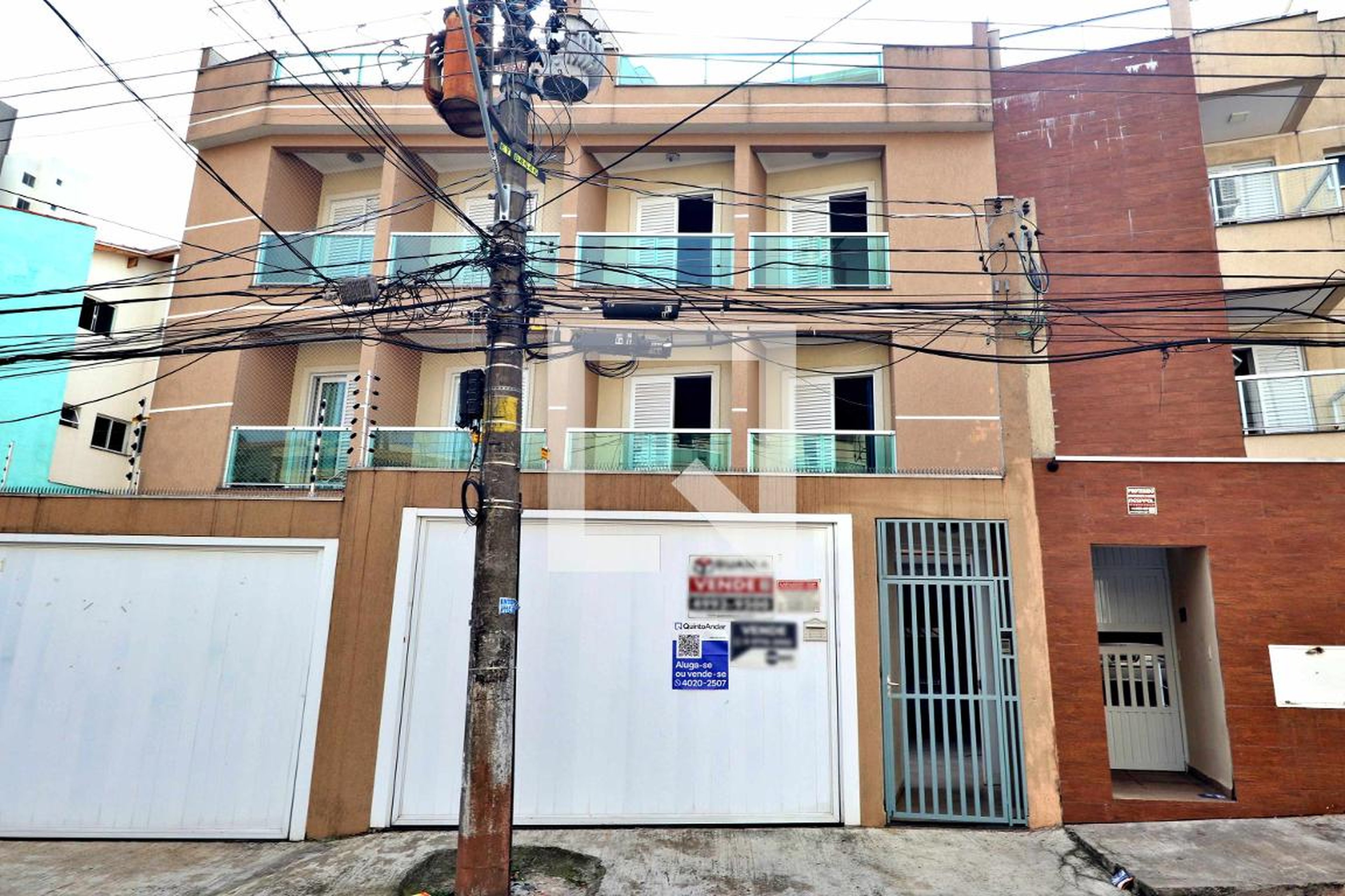 Fachada Condomínio em Rua Cananéia, 64