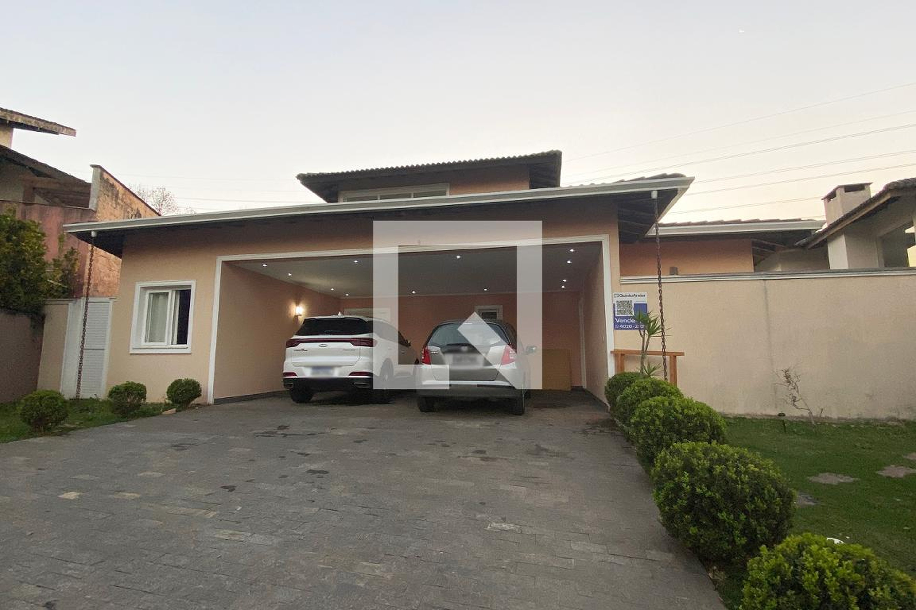 Fachada Condomínio em Rua Safira, 109