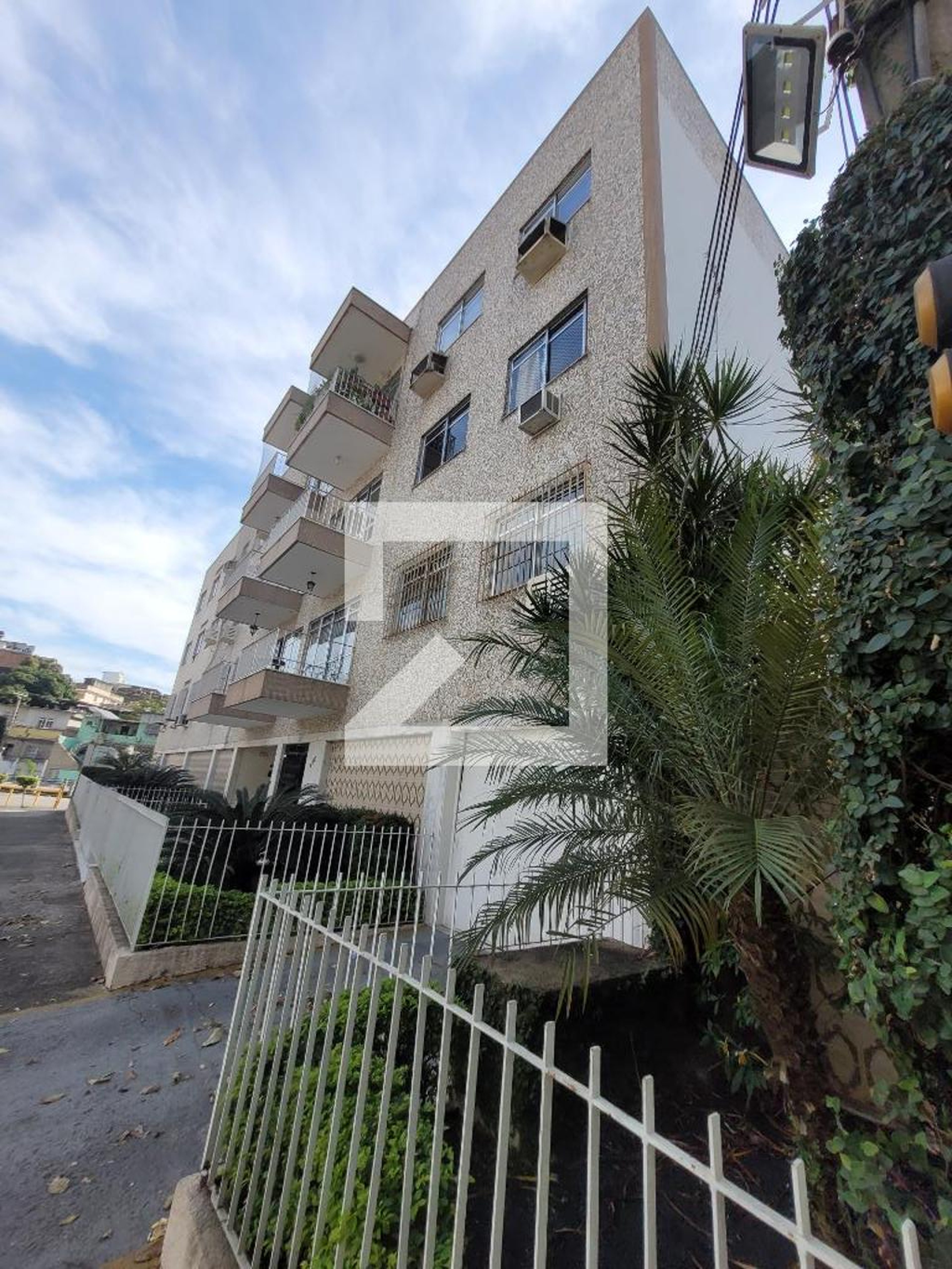 Fachada Condomínio em Rua Professor Teixeira da Rocha, 416