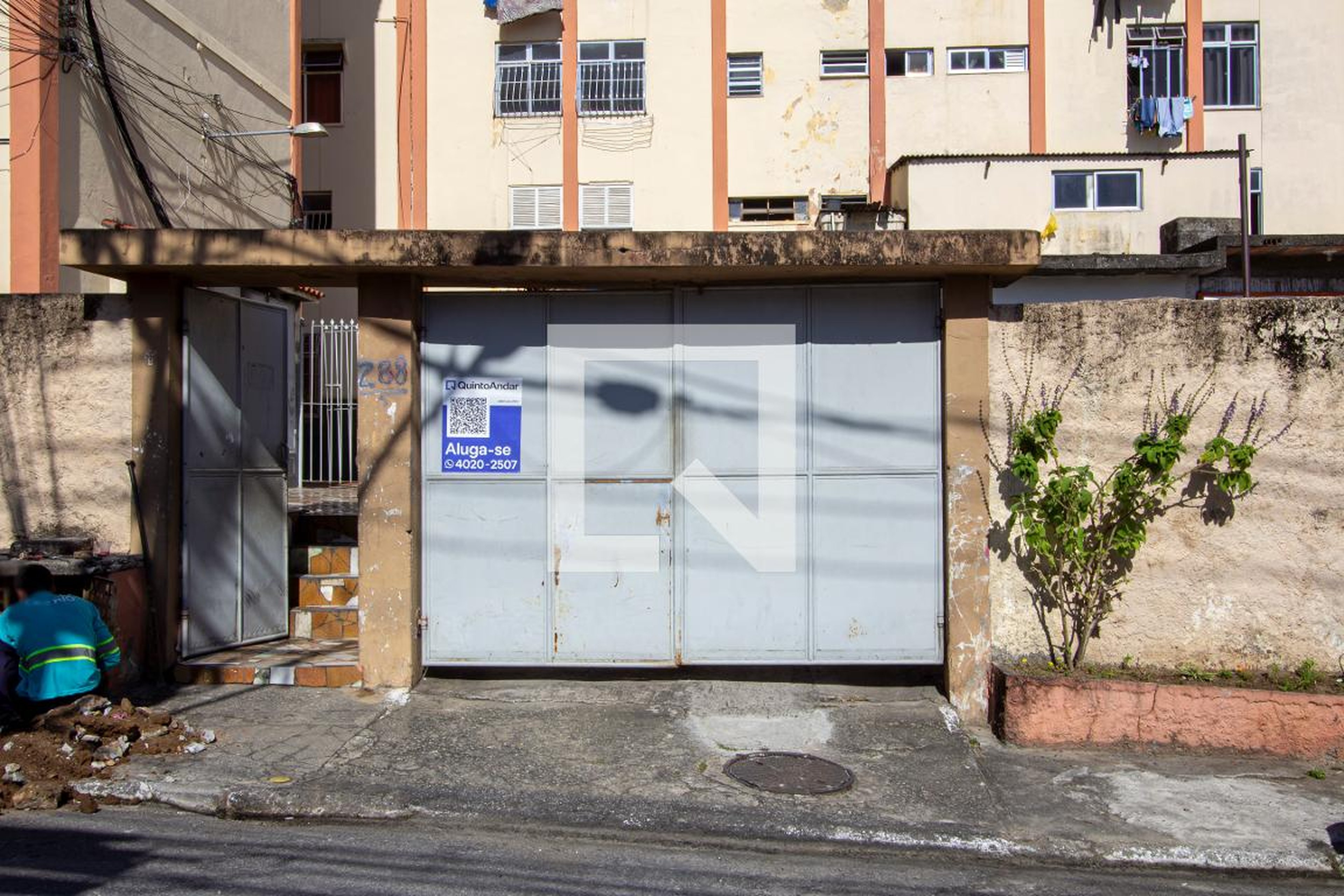 Fachada Condomínio em Rua Alair Píres, 288
