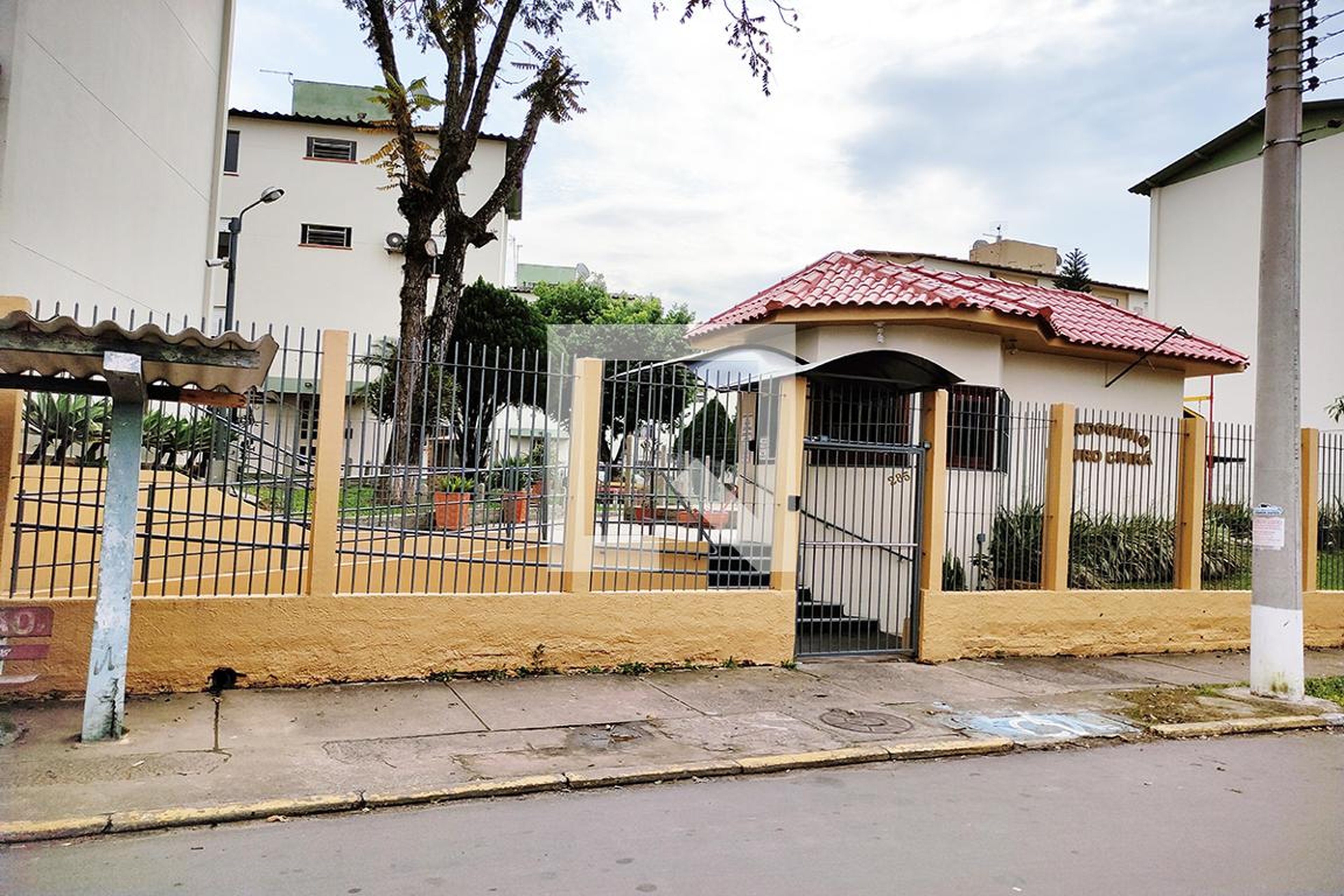Fachada do Condomínio Condomínio em Rua João Nunes da Silva, 285