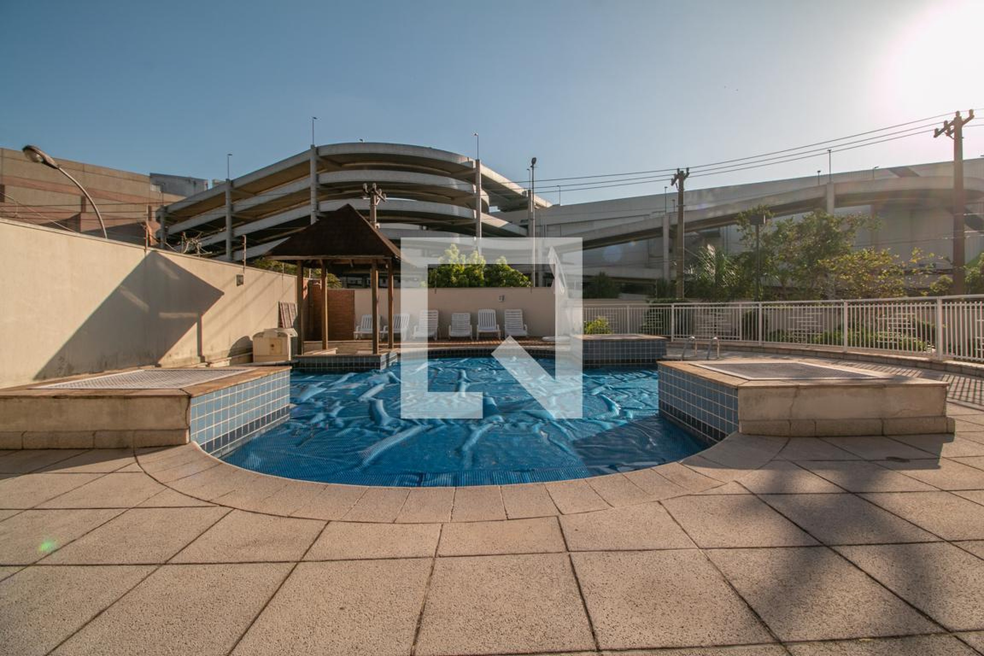 Piscina - Edifício Pozelli Loft Plus