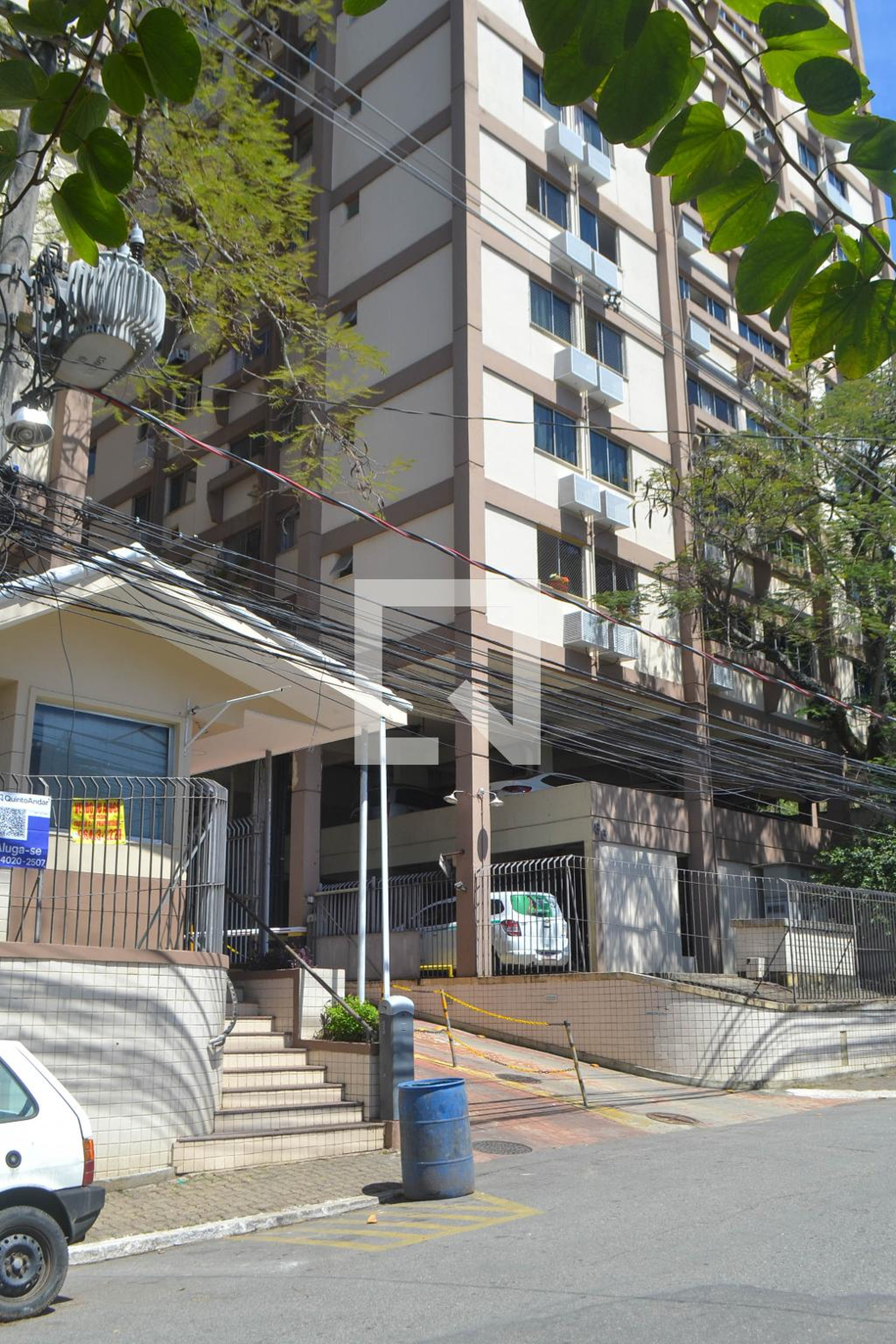 Fachada do Condomínio Condomínio em Rua Juvenal Valadares, 86