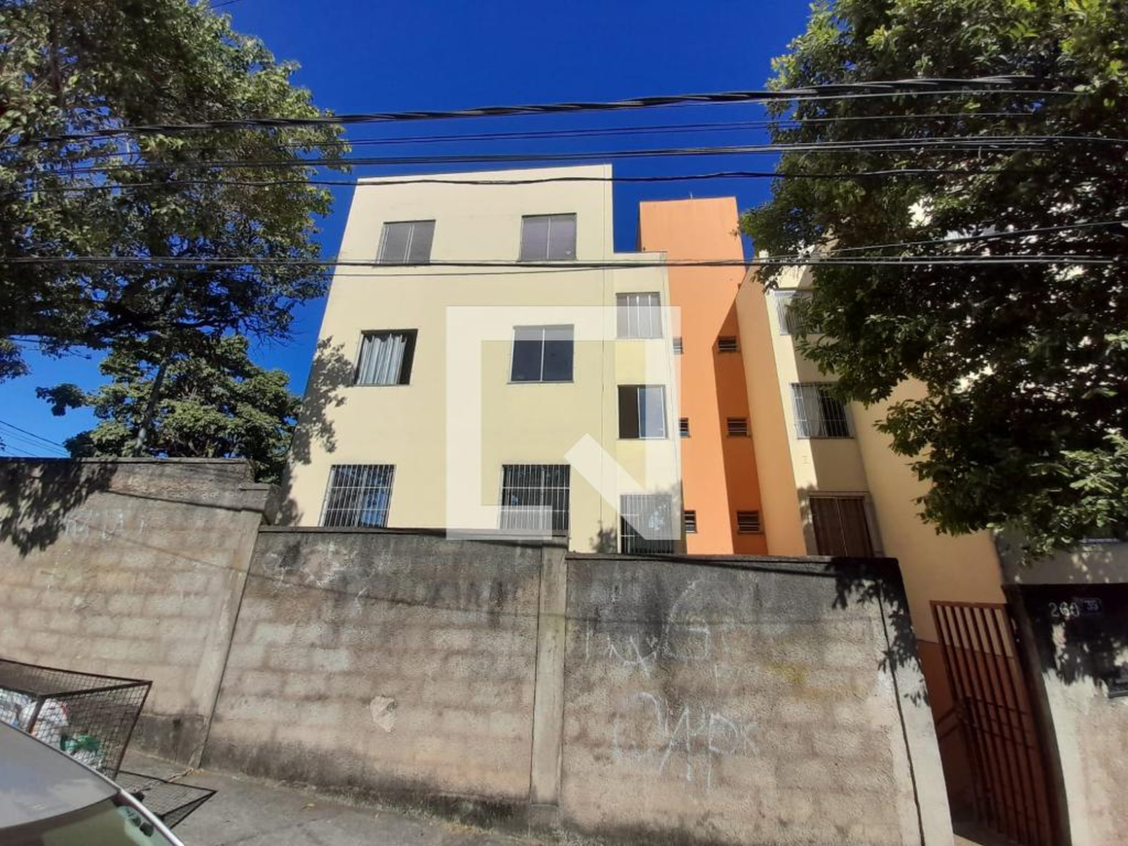 Fachada Condomínio em Rua Luiz Bondezan, 35