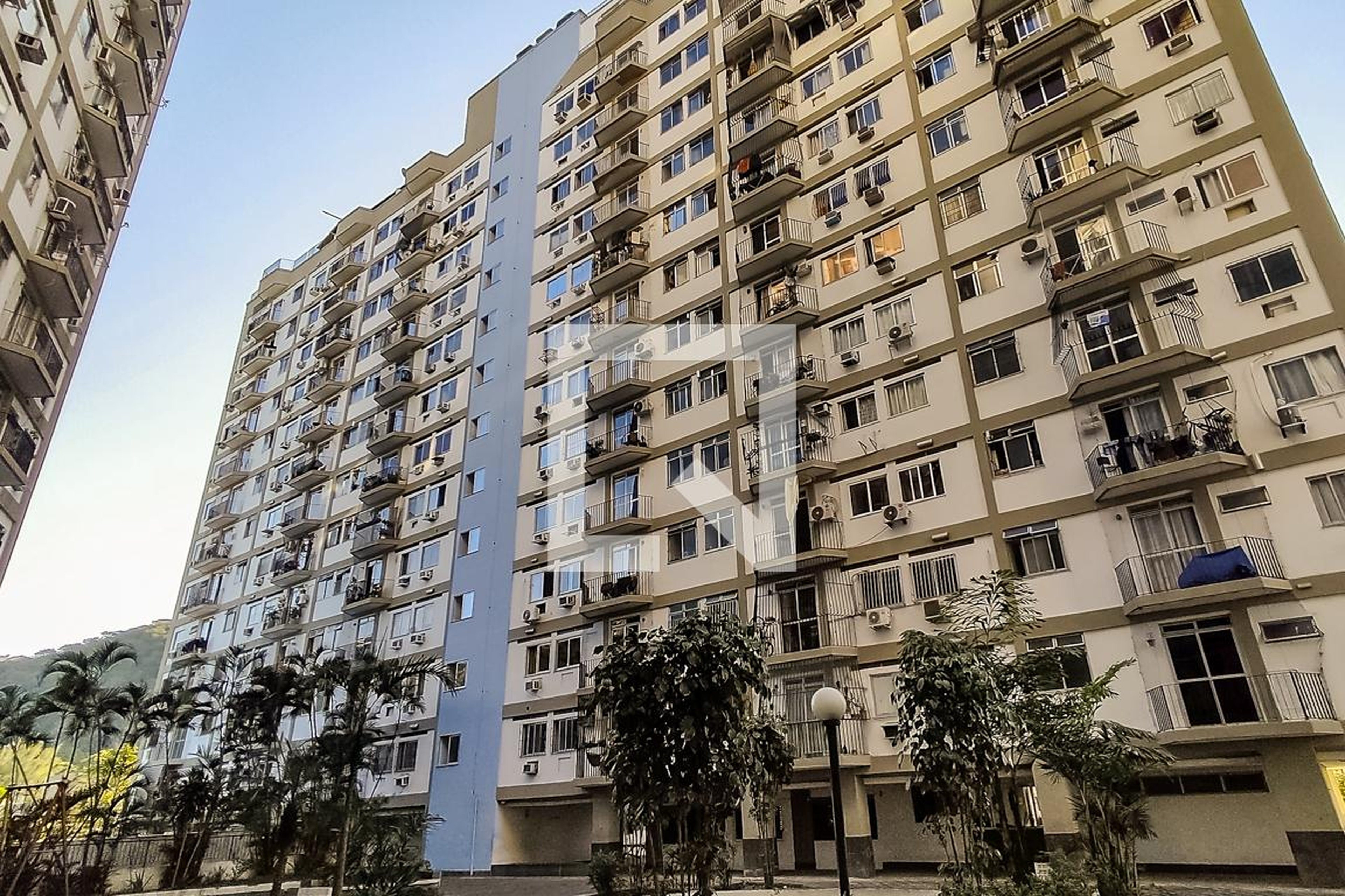 Fachada do Condomínio Condomínio San Francisco Residence