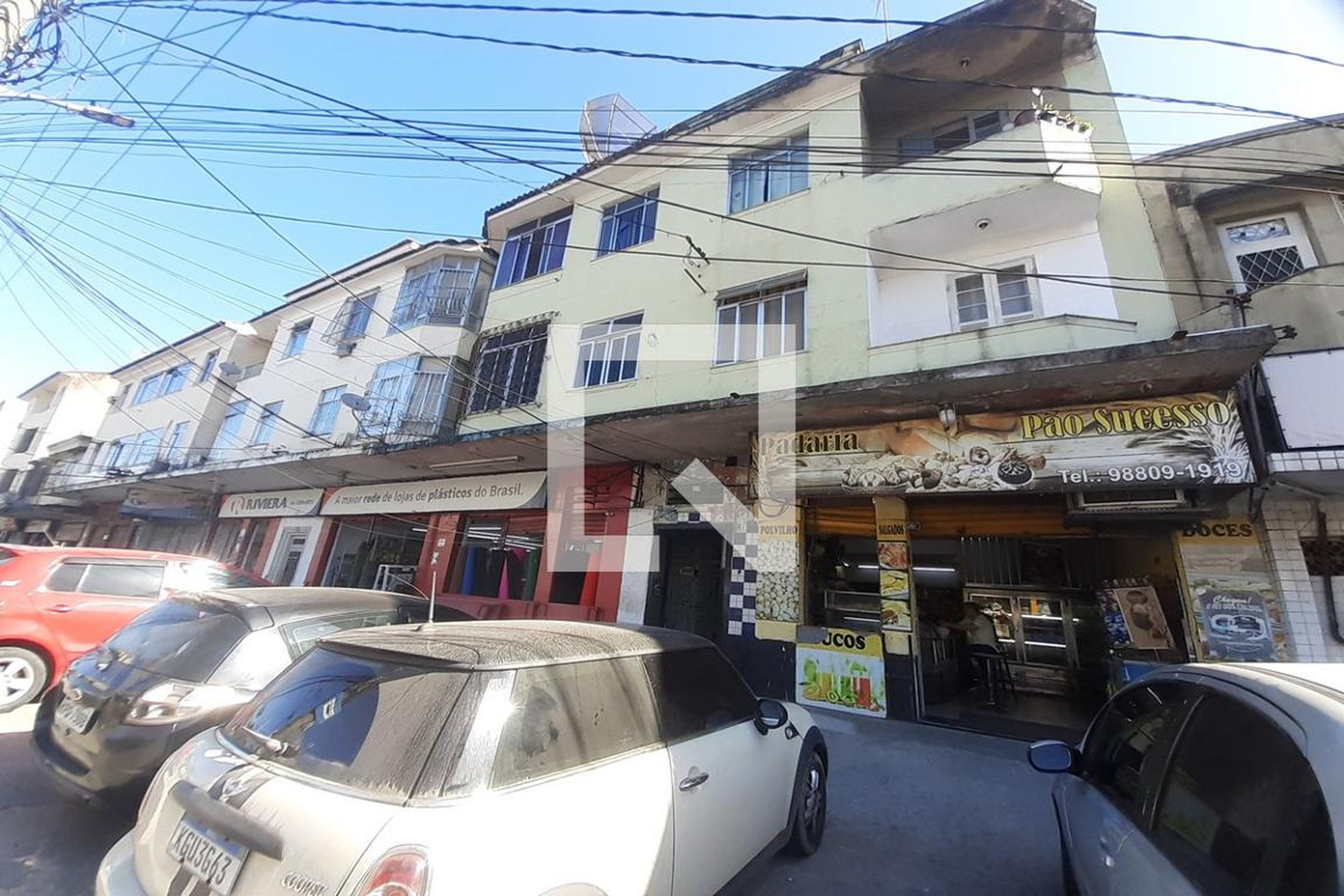 Fachada Condomínio em Avenida dos Democráticos, 1585