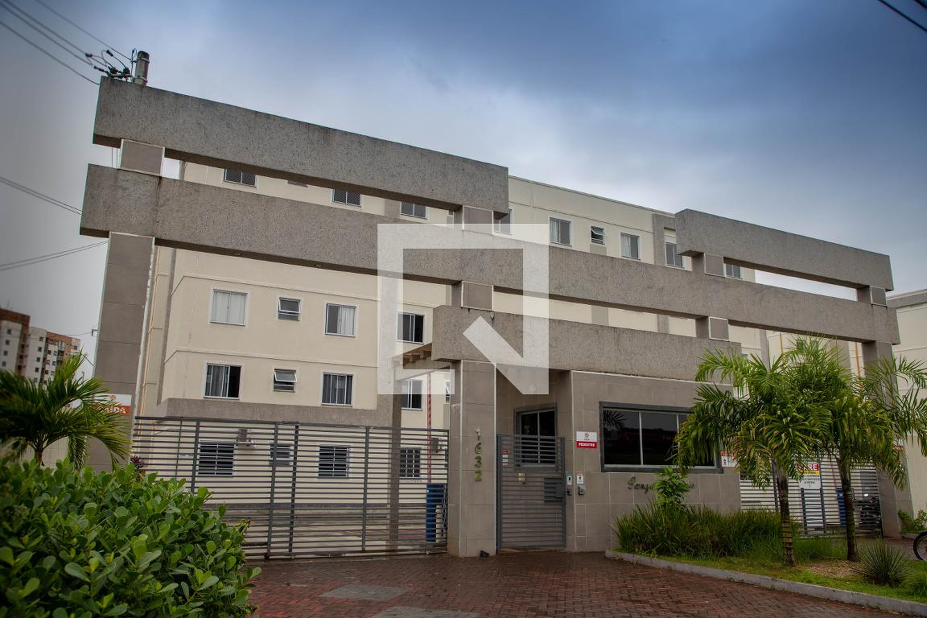 Fachada do Condomínio Condomínio Parque Solares