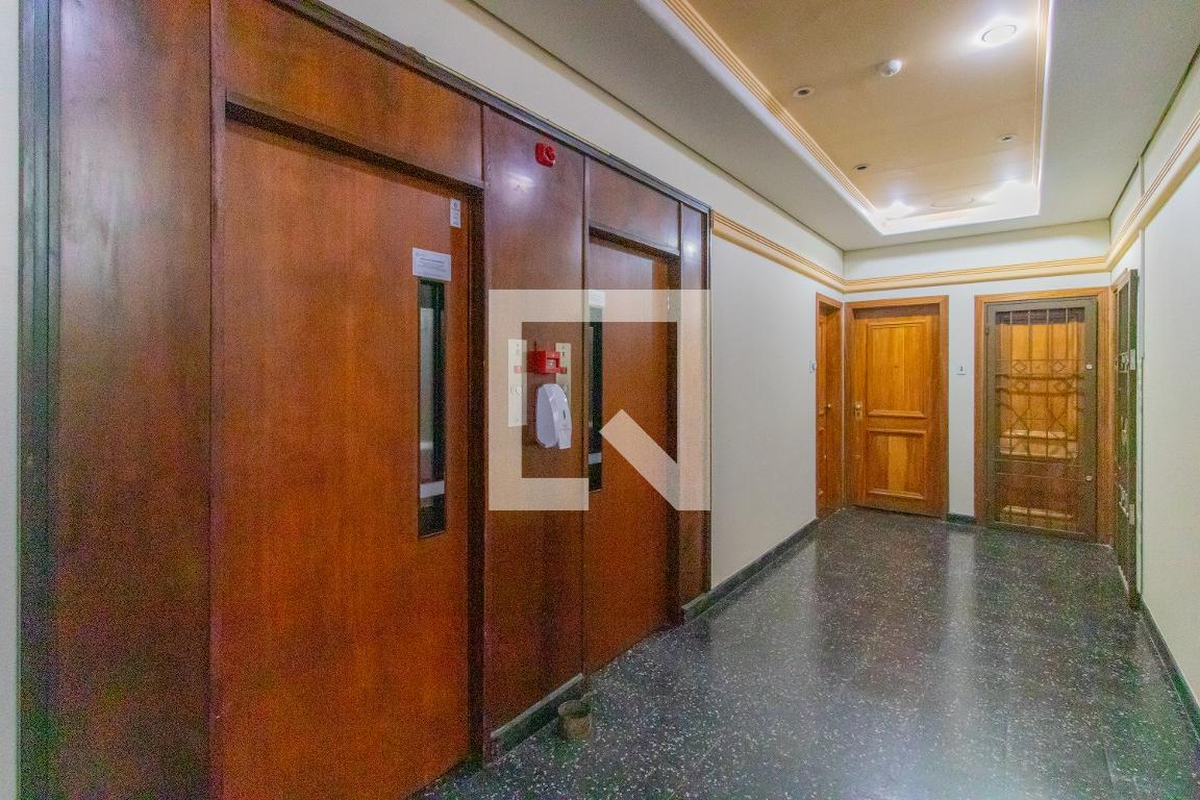 Elevador - Edifício Pirajá