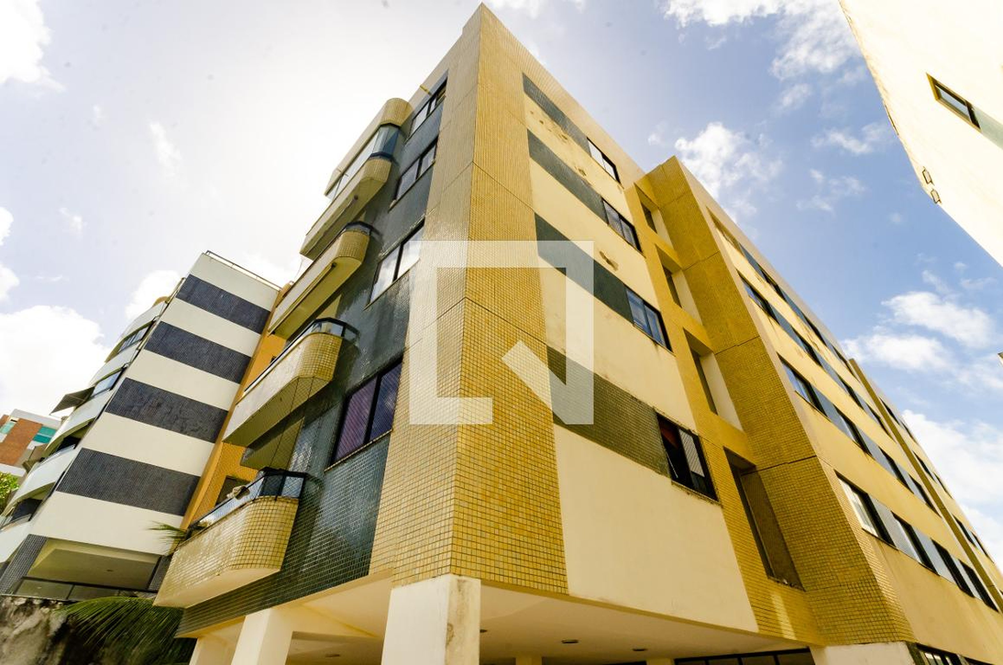 Fachada do Prédio Condomínio em Avenida Cardeal da Silva, 2290