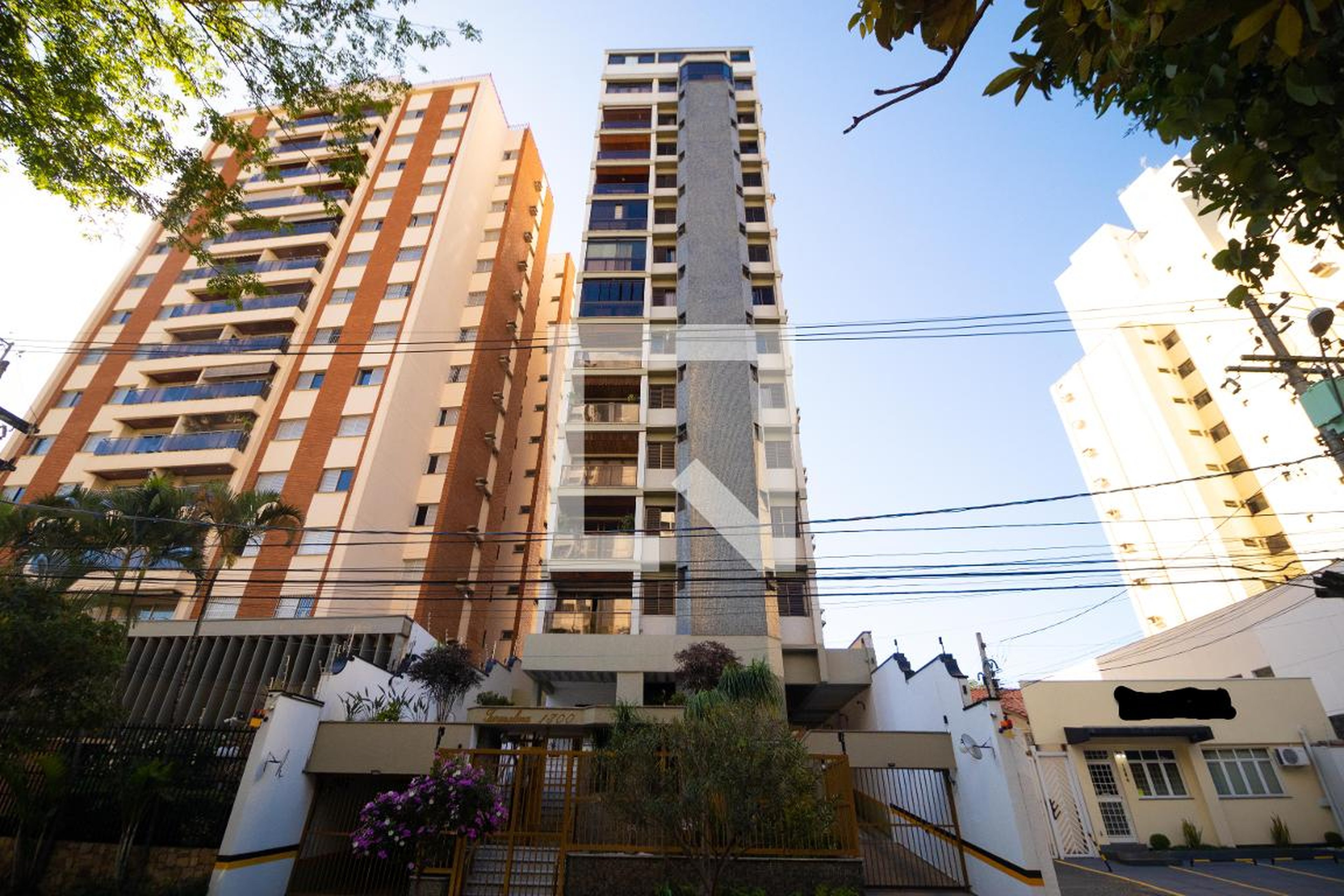 Fachada Condomínio em Avenida Princesa D'Oeste, 1300