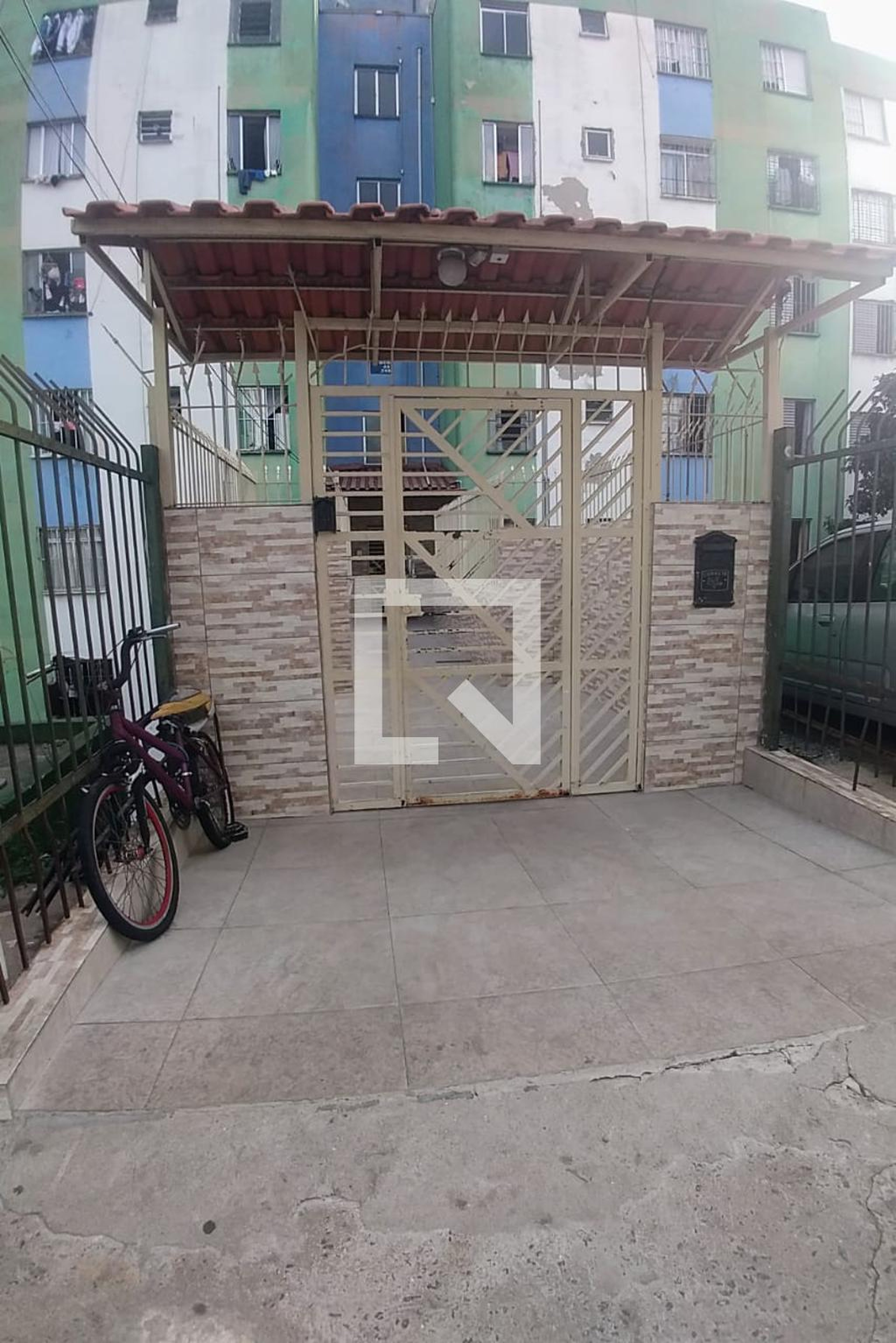 Fachada Condomínio em Rua Arraial de Santa Bárbara, 745