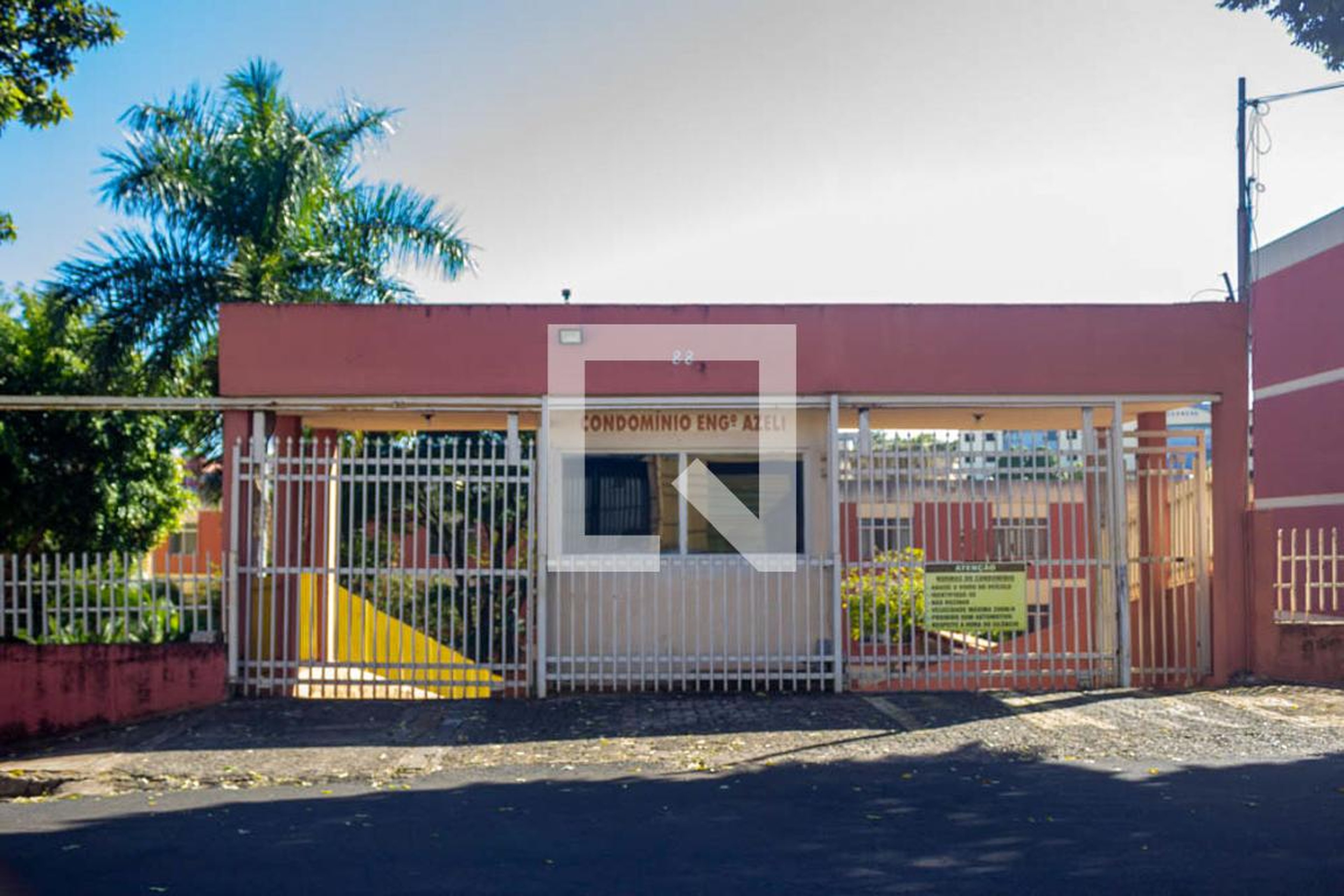 Fachada Condomínio Engenheiro Azeli