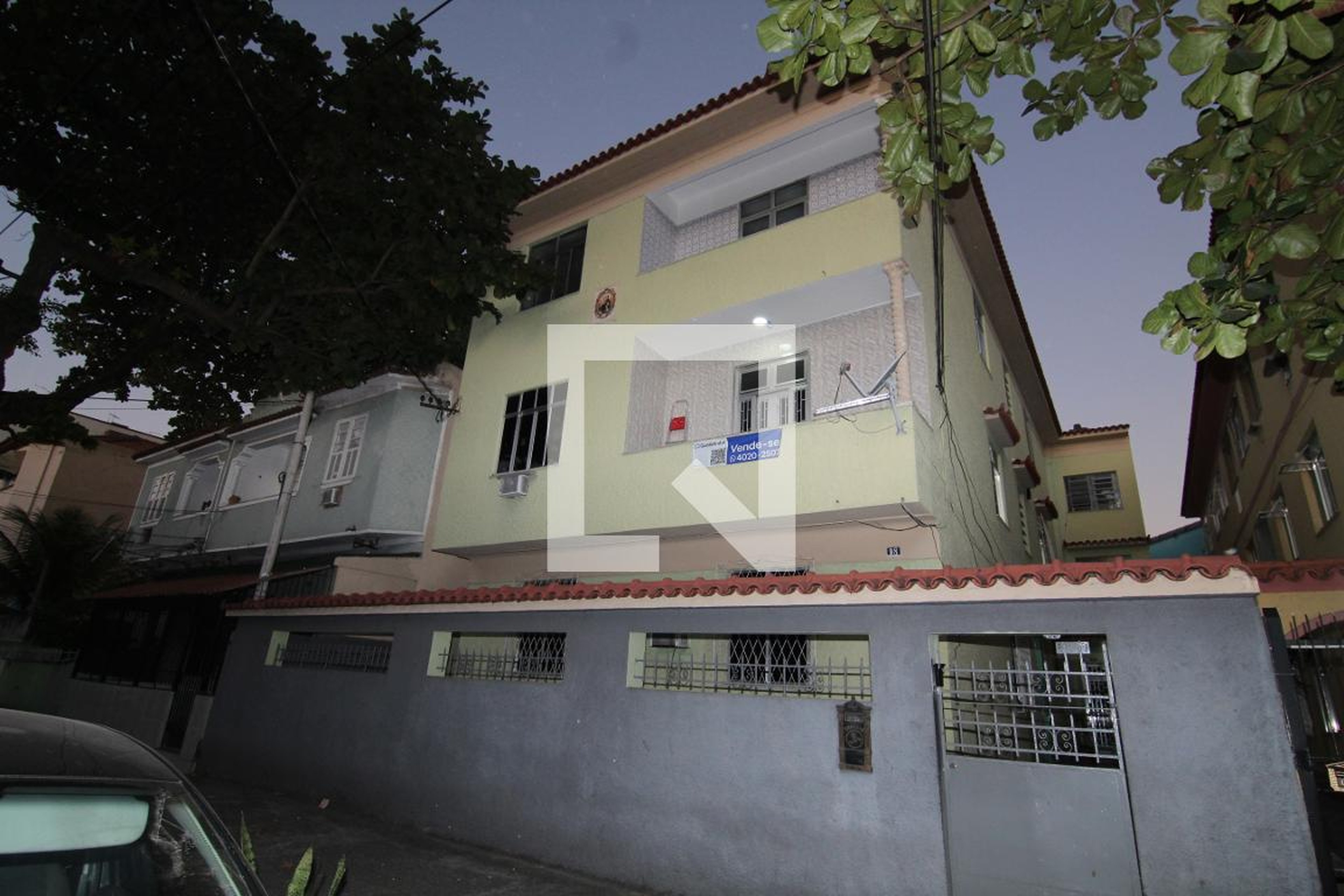 Fachada Condomínio em Rua João Silva, 98