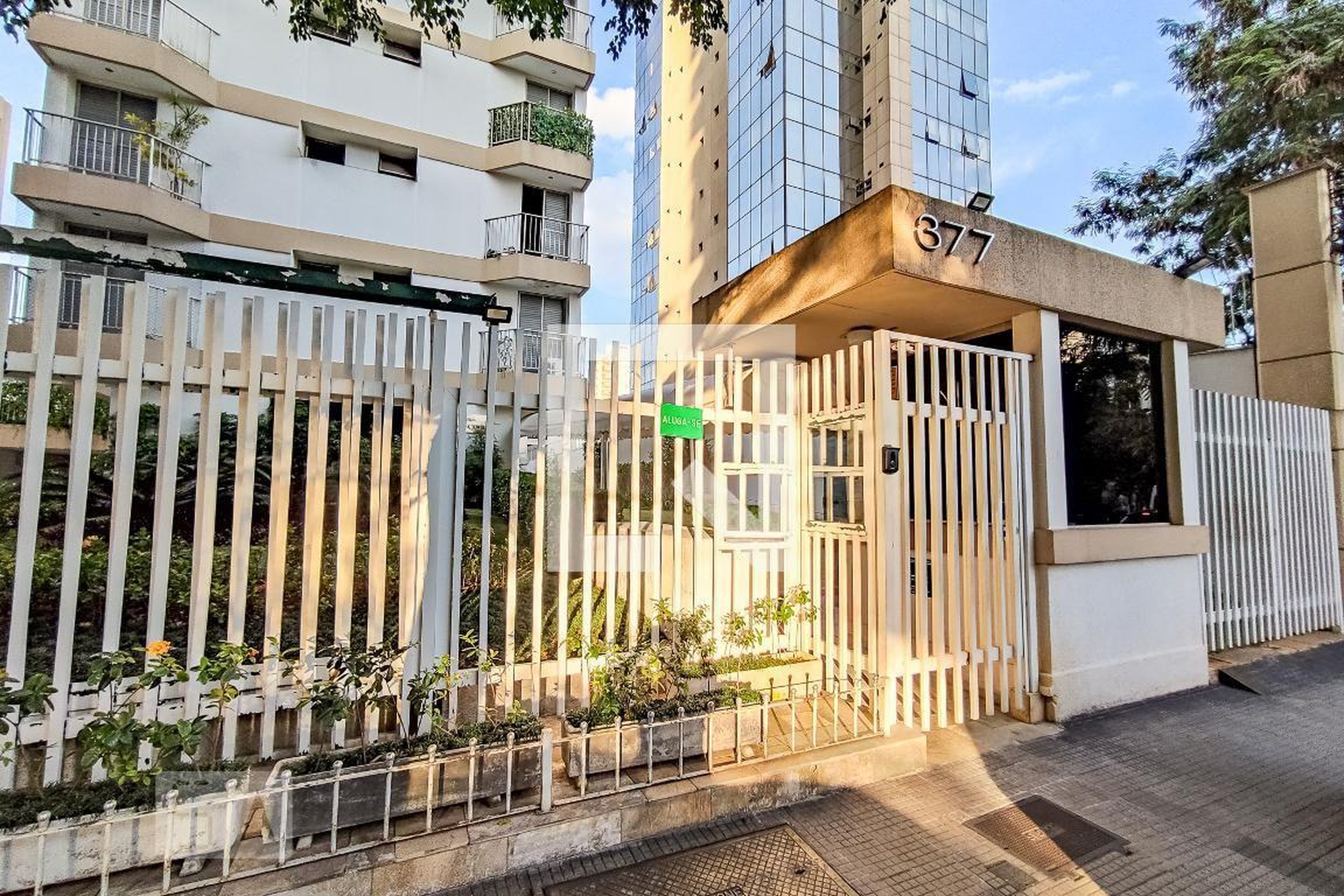 Fachada Condomínio em Rua Leandro Dupret, 589