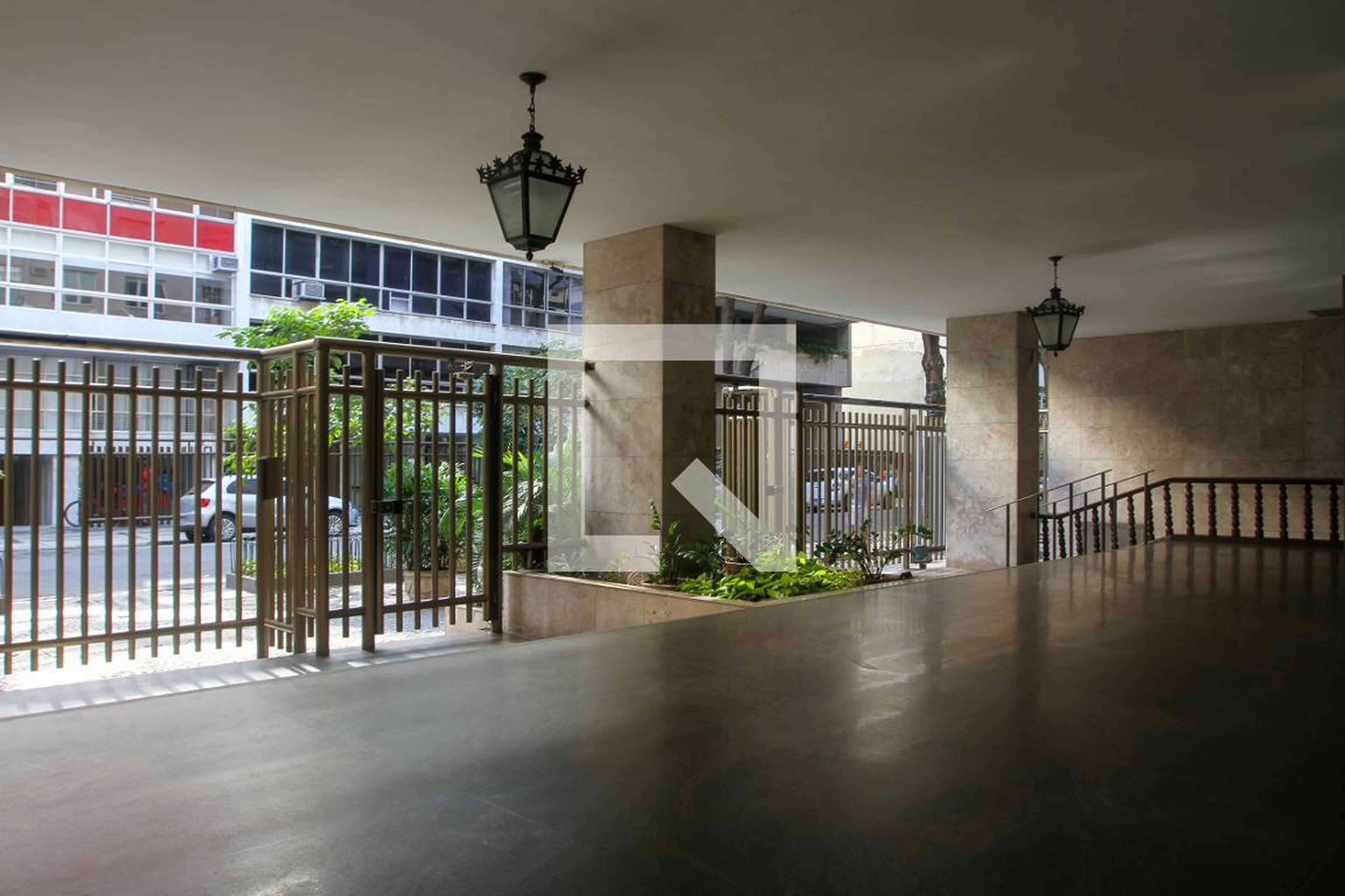 Entrada do Prédio - Edifício Itaroquem