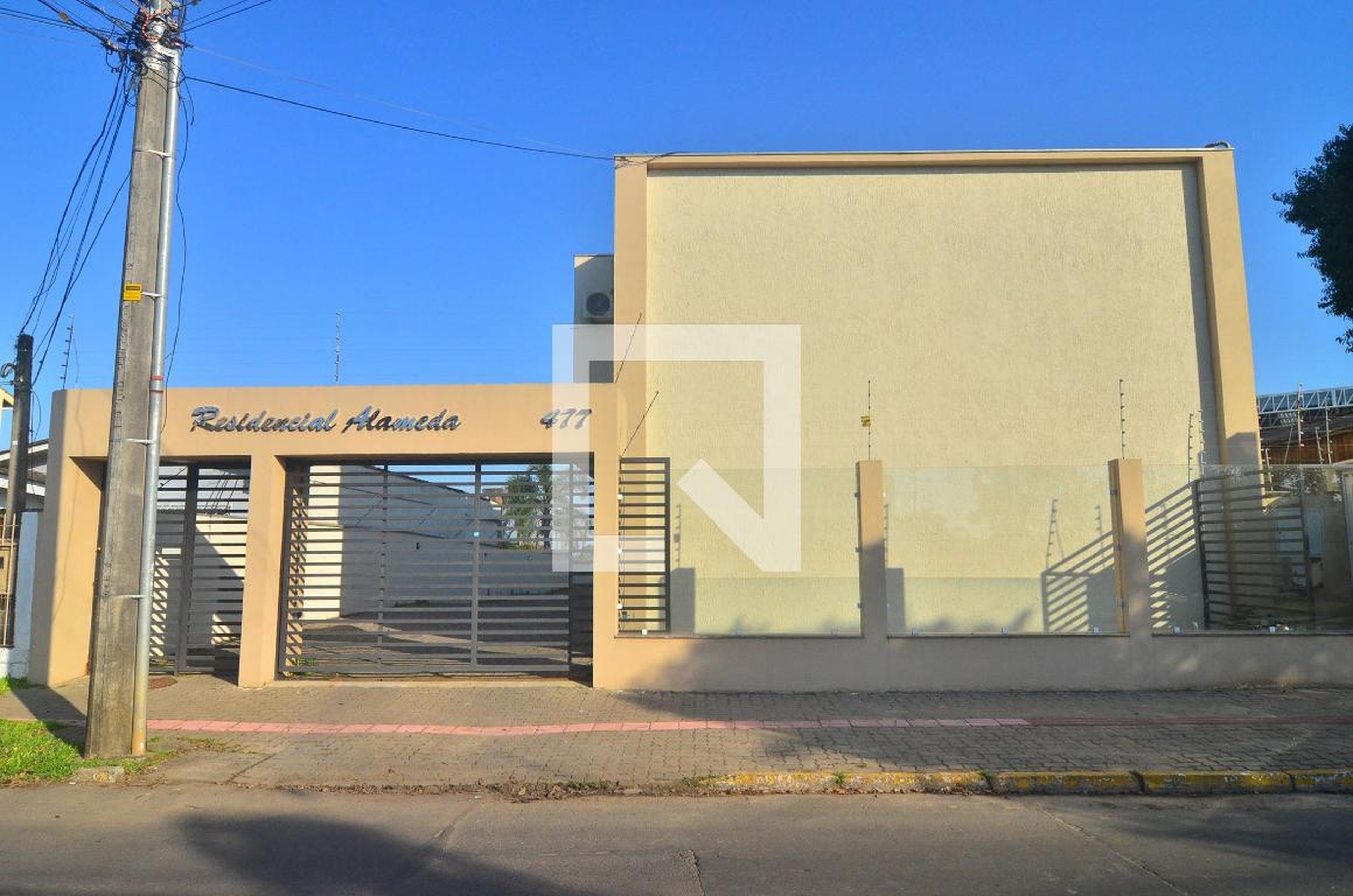 Fachada Condomínio em Rua Santa Terezinha, 477