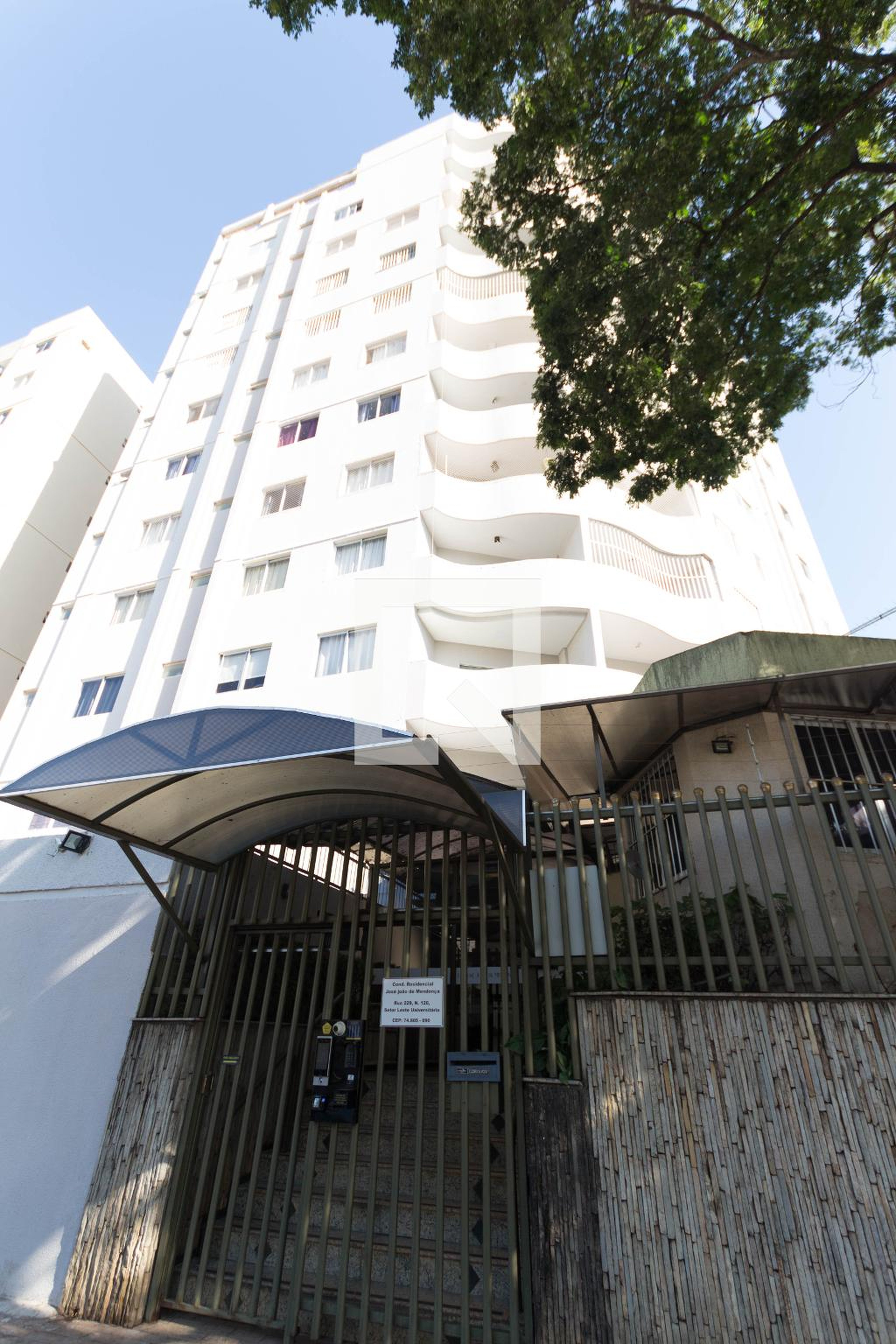 Fachada Condomínio em Rua 229, 120