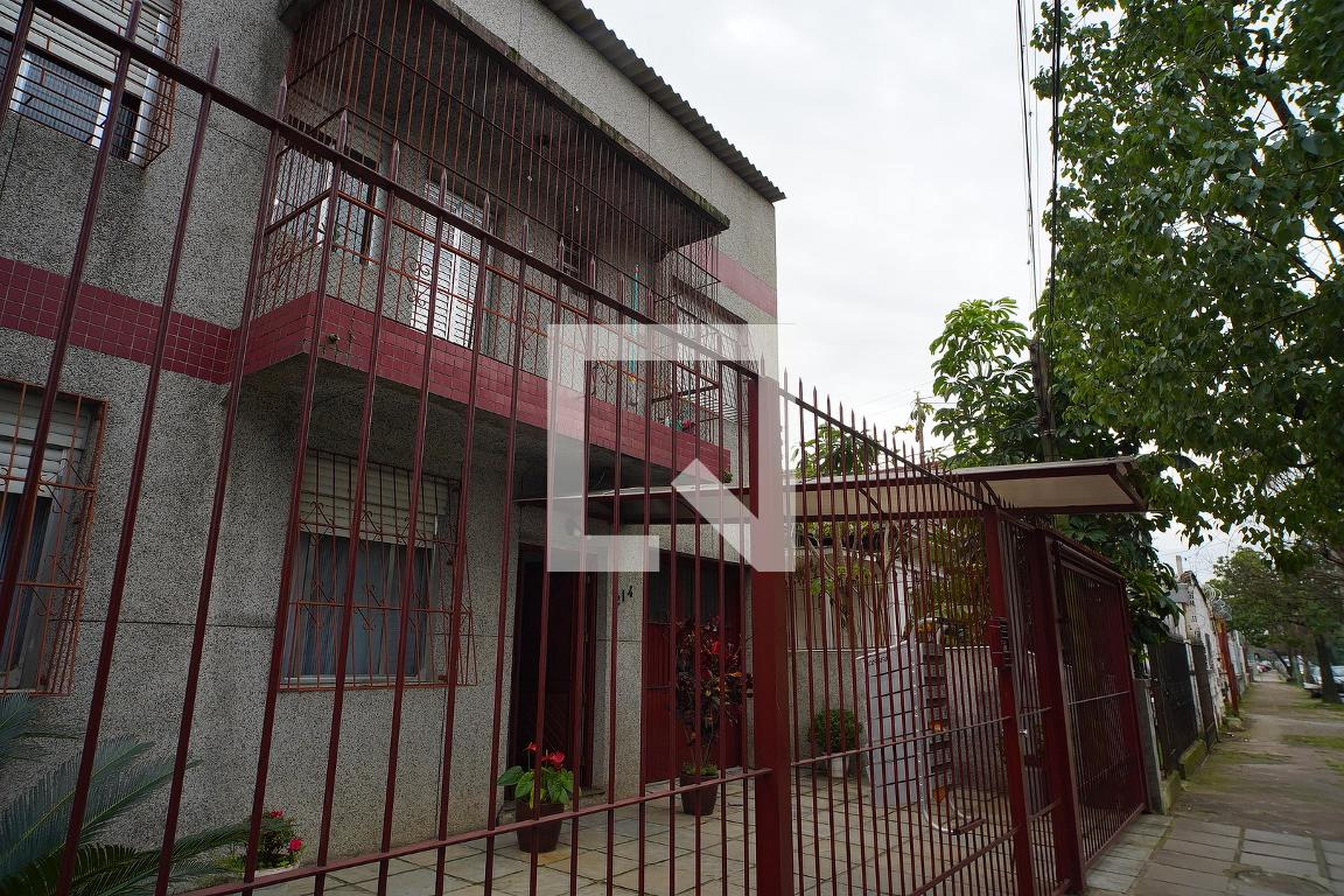 Fachada do Condomínio Condomínio em Avenida General Emílio Lúcio Esteves, 214