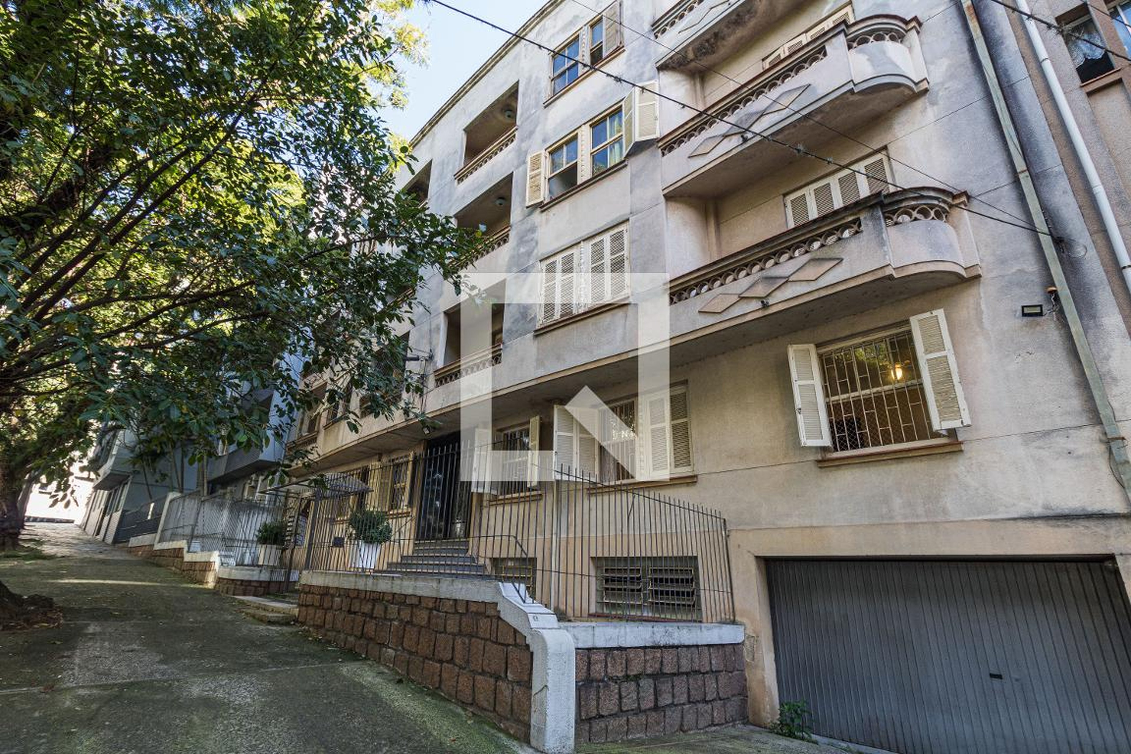 Fachada do Prédio Condomínio em Rua Conde de Porto Alegre, 595