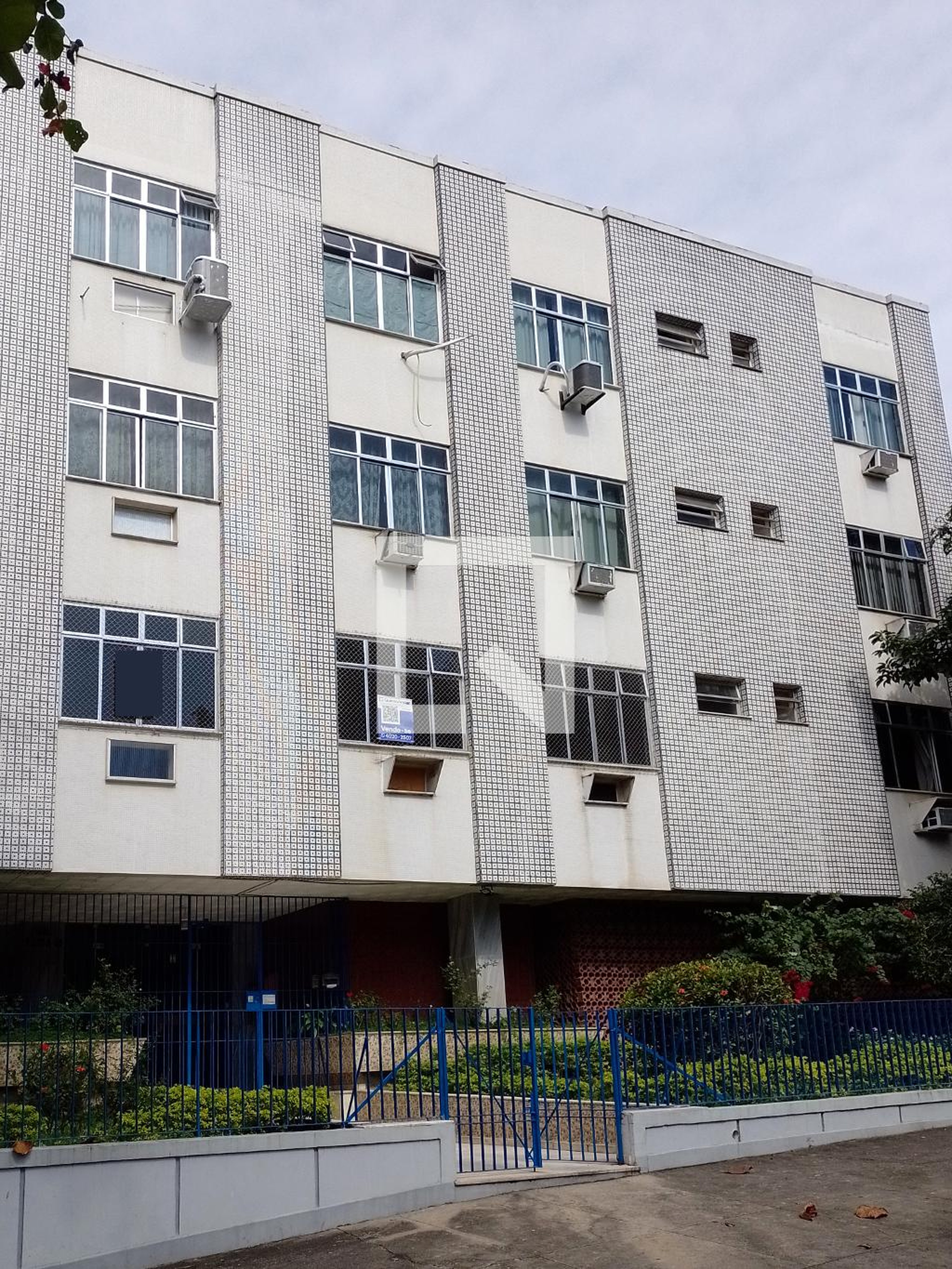 Fachada do Prédio Condomínio em Rua Juraci Camargo, 26