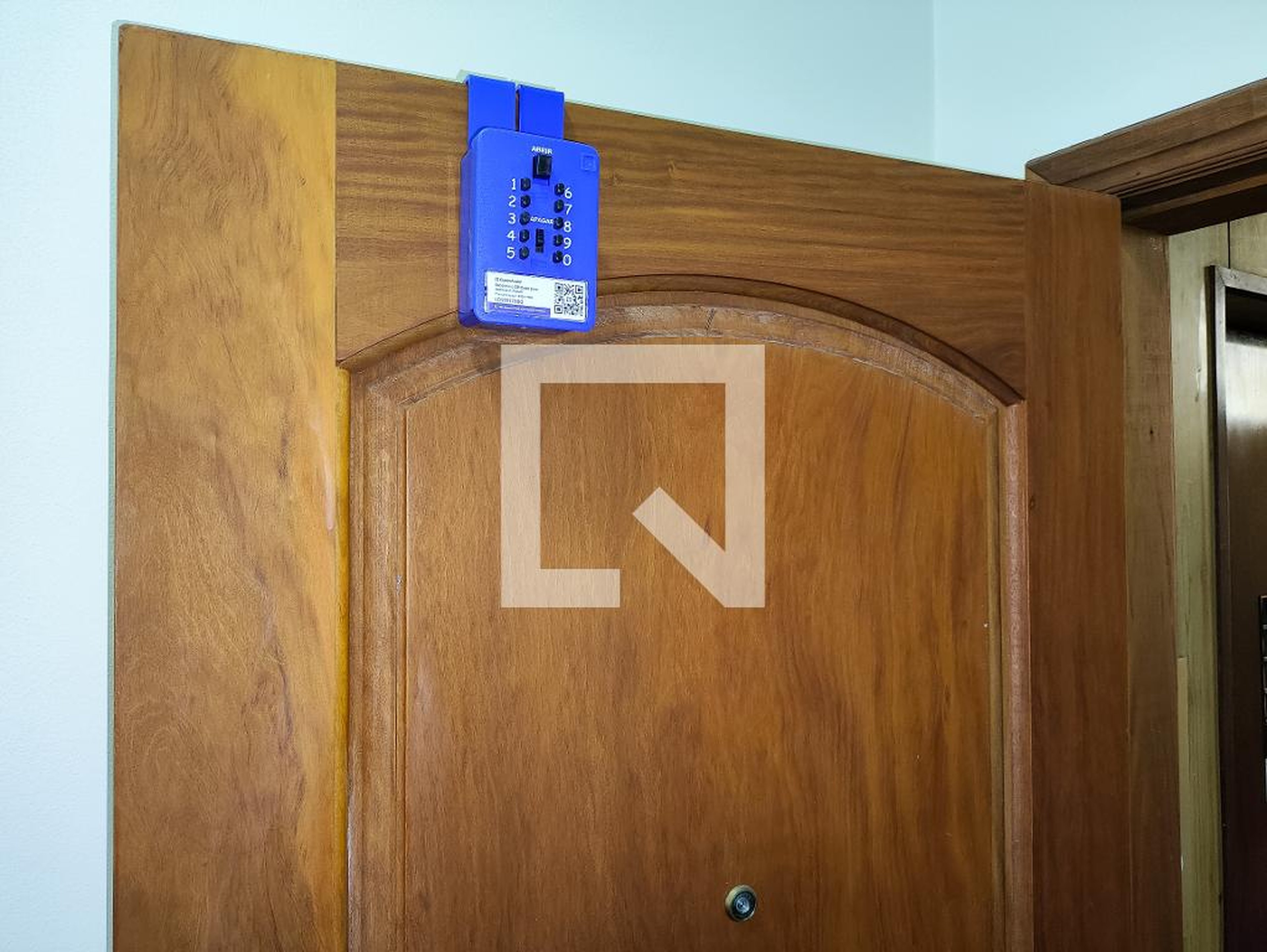 Entrada Condomínio em Rua Silva Guimarães, 59