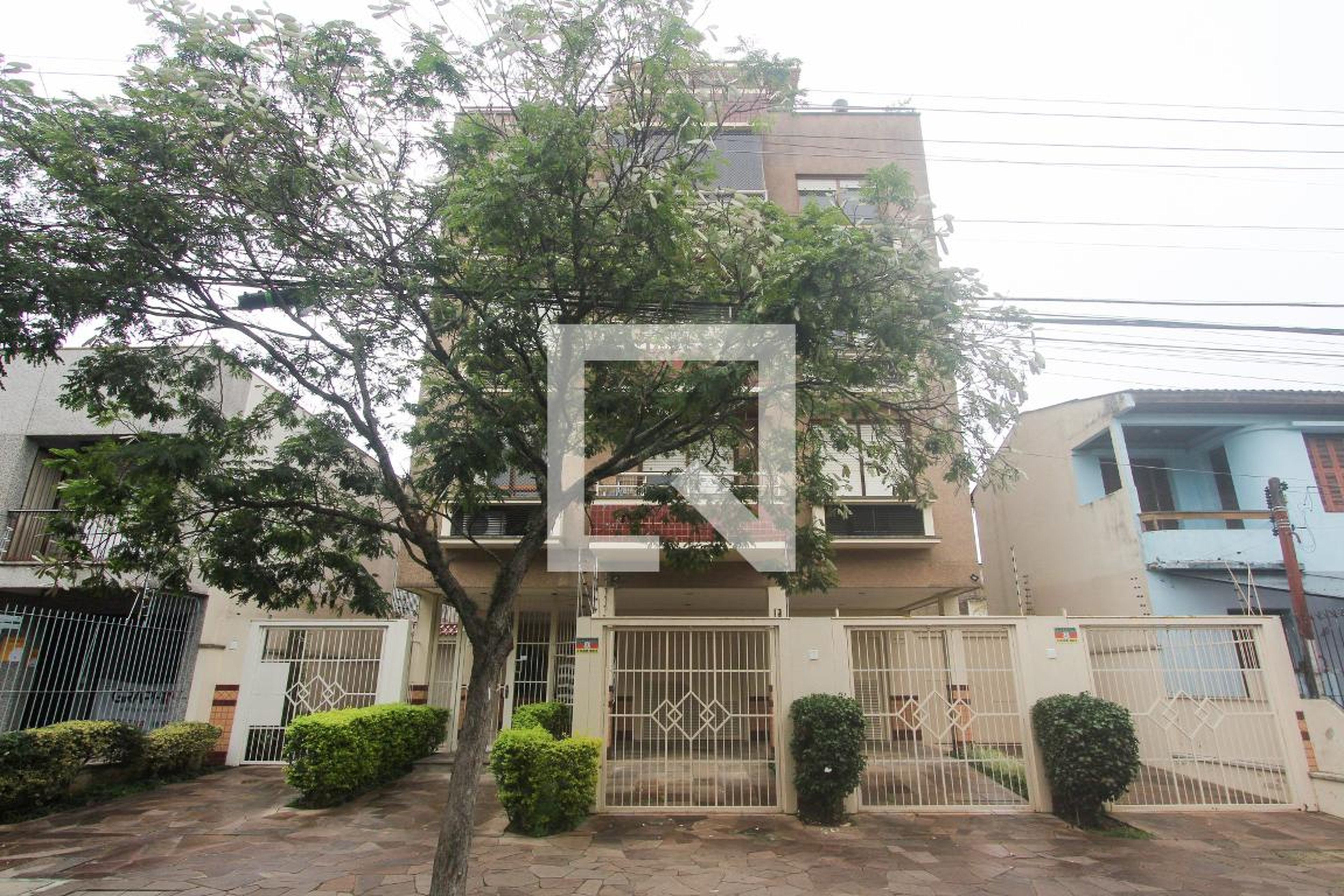 Fachada do Condomínio Condomínio em Rua Visconde do Rio Branco, 413