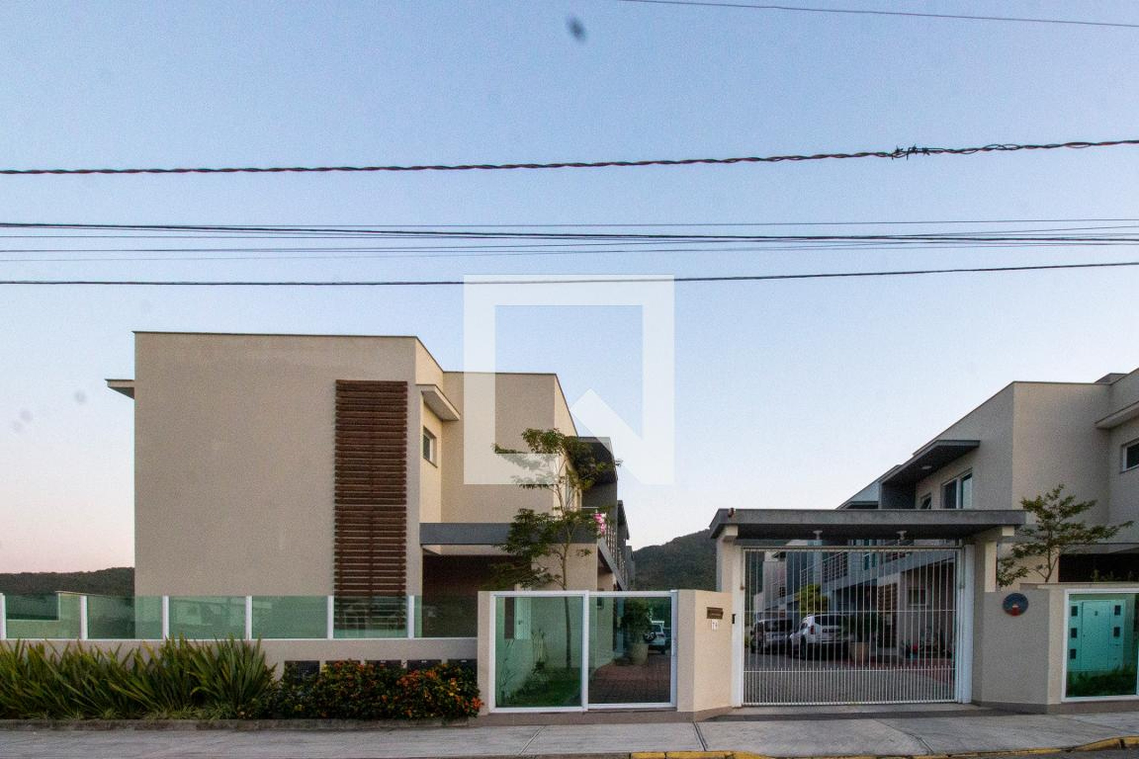 Fachada do condomínio Condomínio em Rua Ingá Mirim, 76