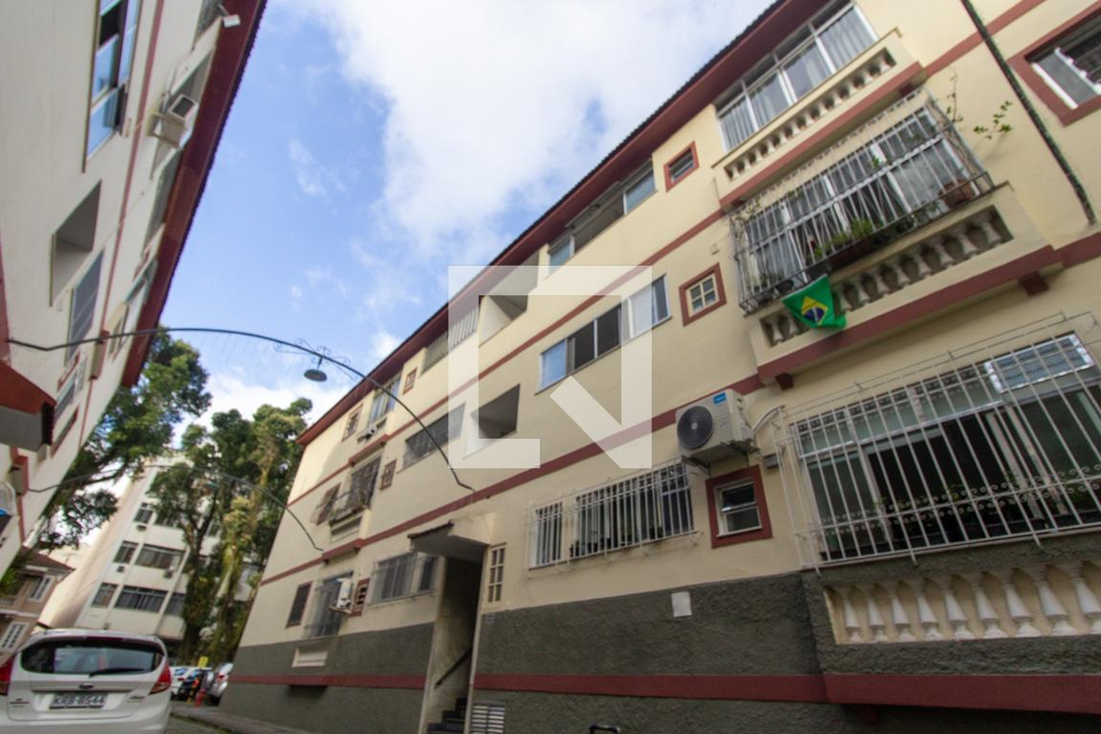 Fachada Condomínio em Rua Real Grandeza, 61