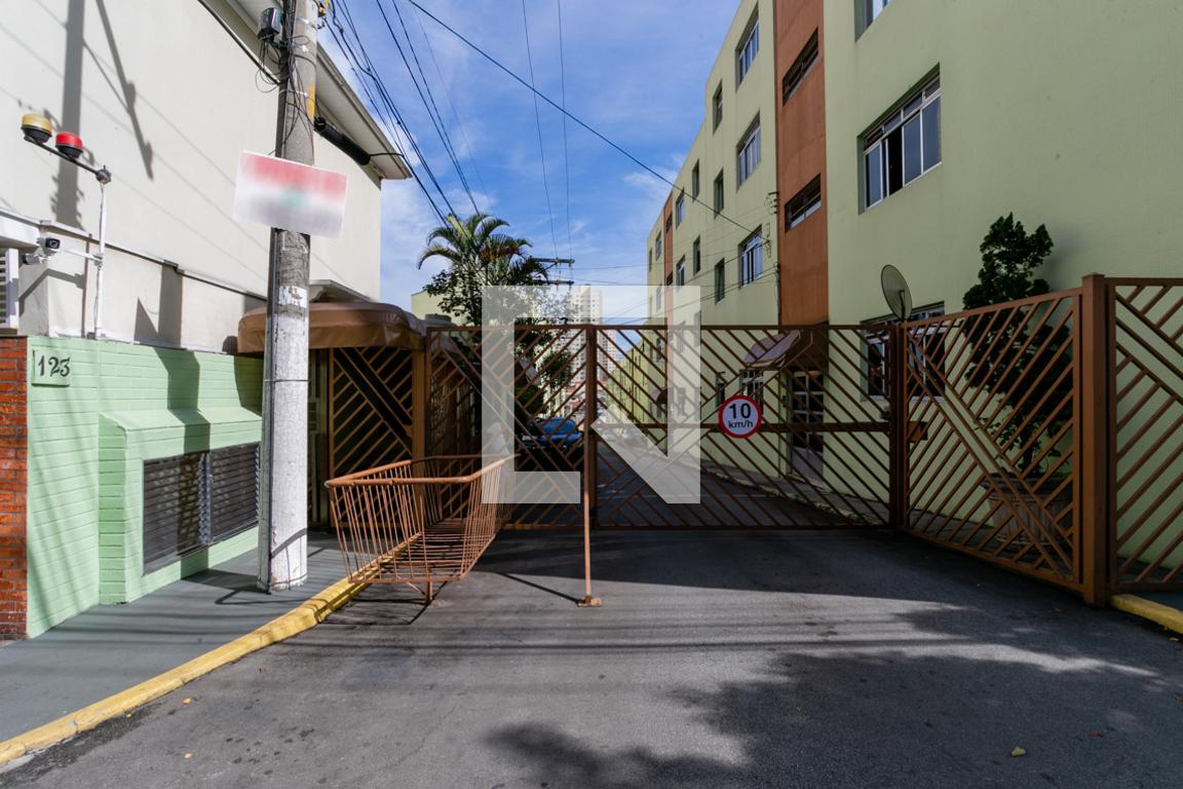 Fachada do condomínio Condomínio Marechal Hermes