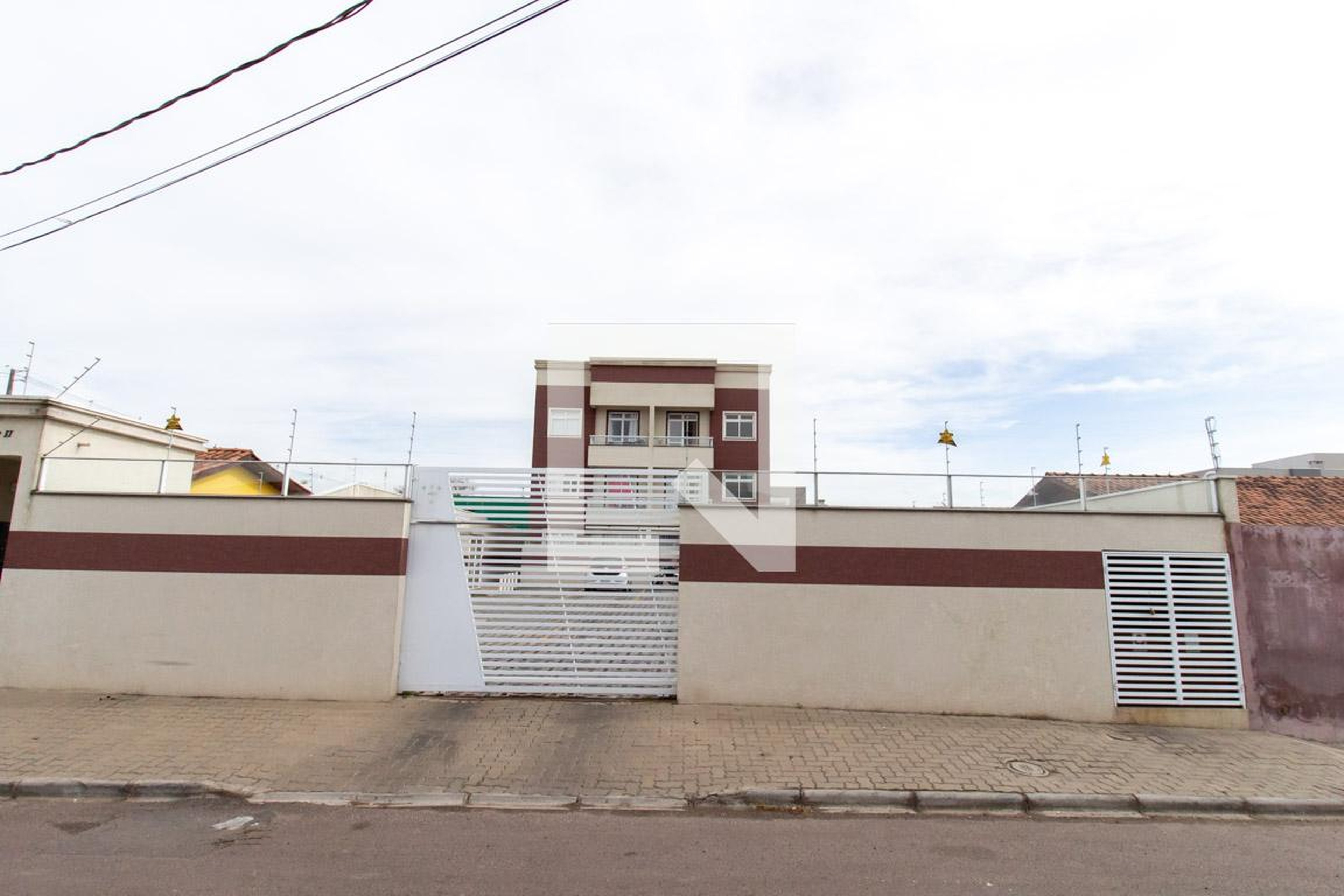 Fachada do Condomínio Condomínio Magnifique Residence 2