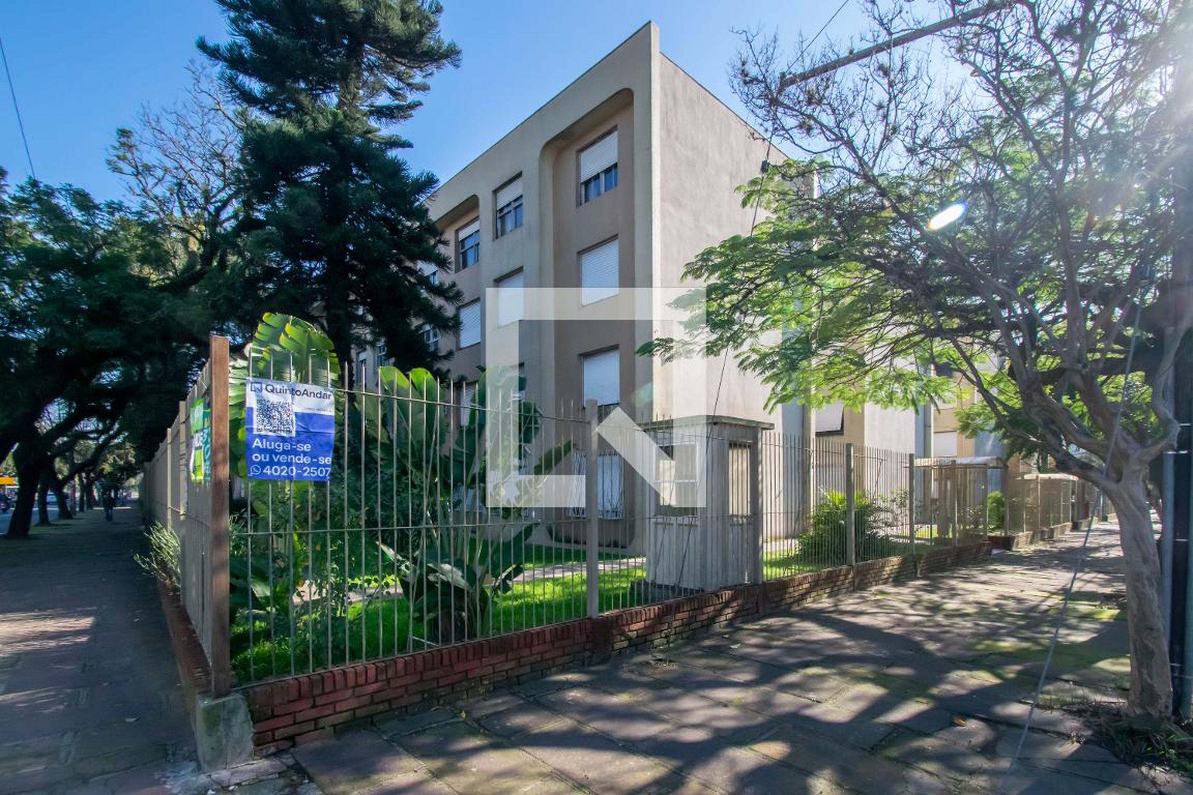 Fachada do Condomínio Condomínio em Rua Alcebíades Caetano da Silva, 105