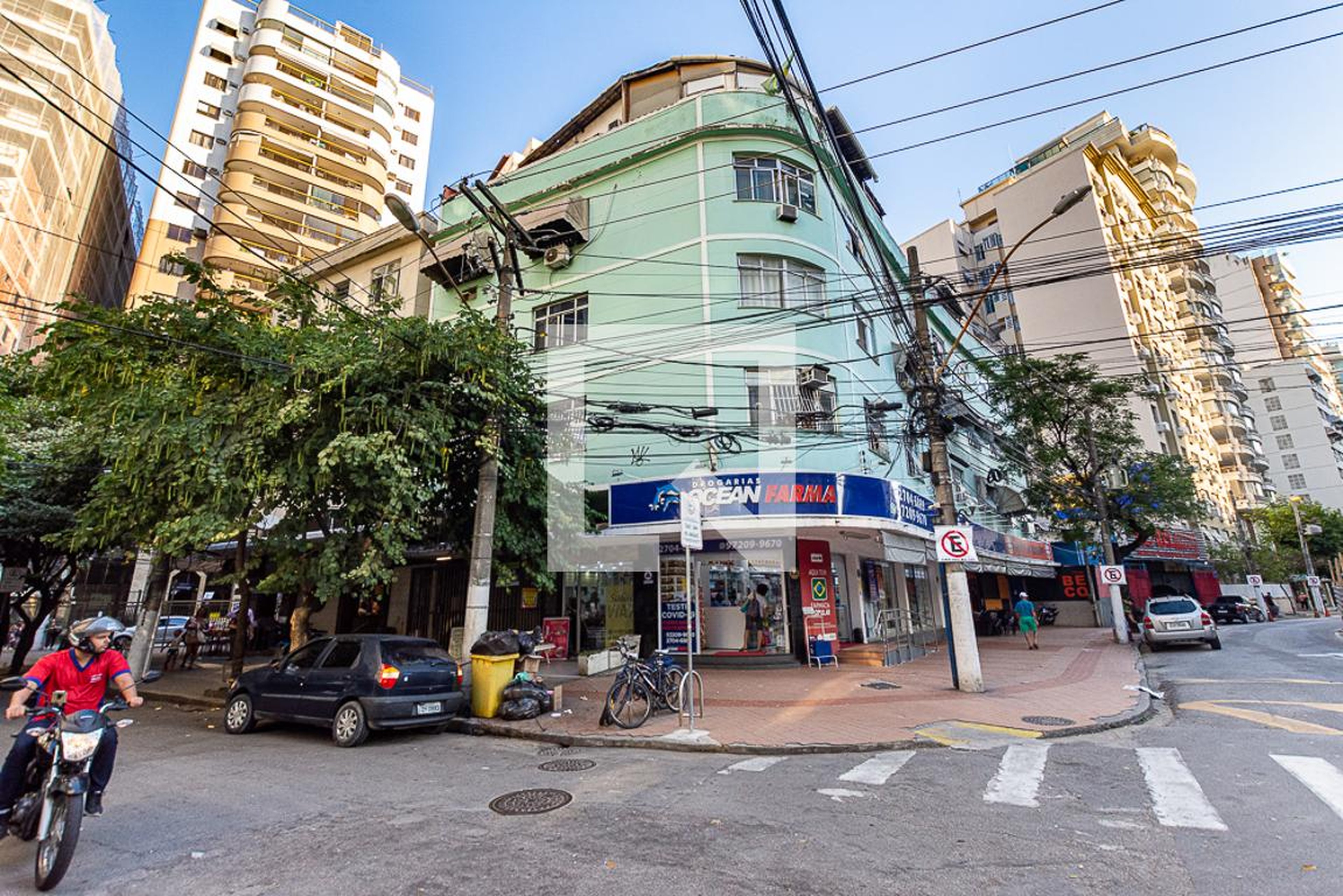 Fachada Condomínio em Rua Coronel Moreira César, 468