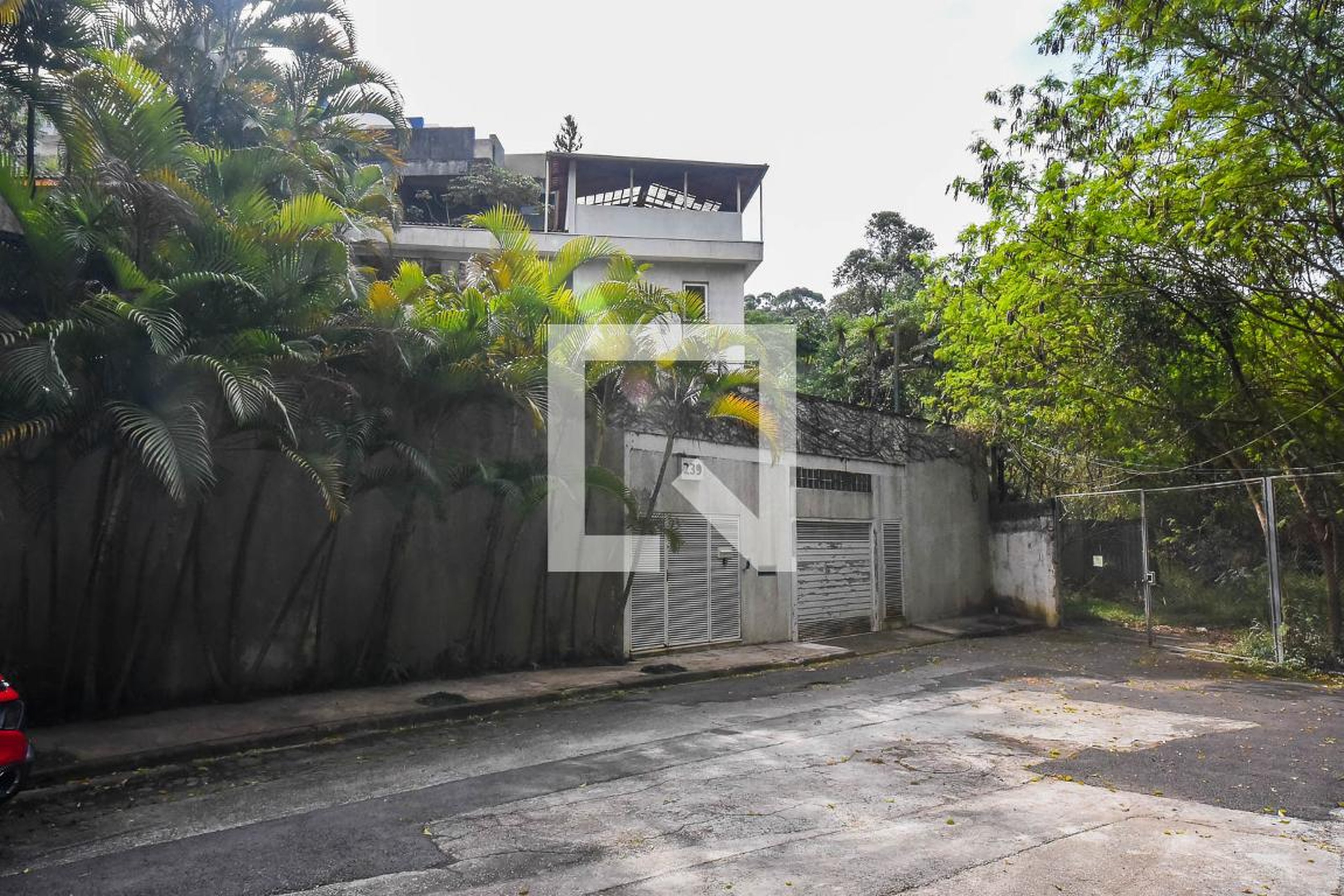 Fachada Condomínio em Rua Margarida Galvão, 239