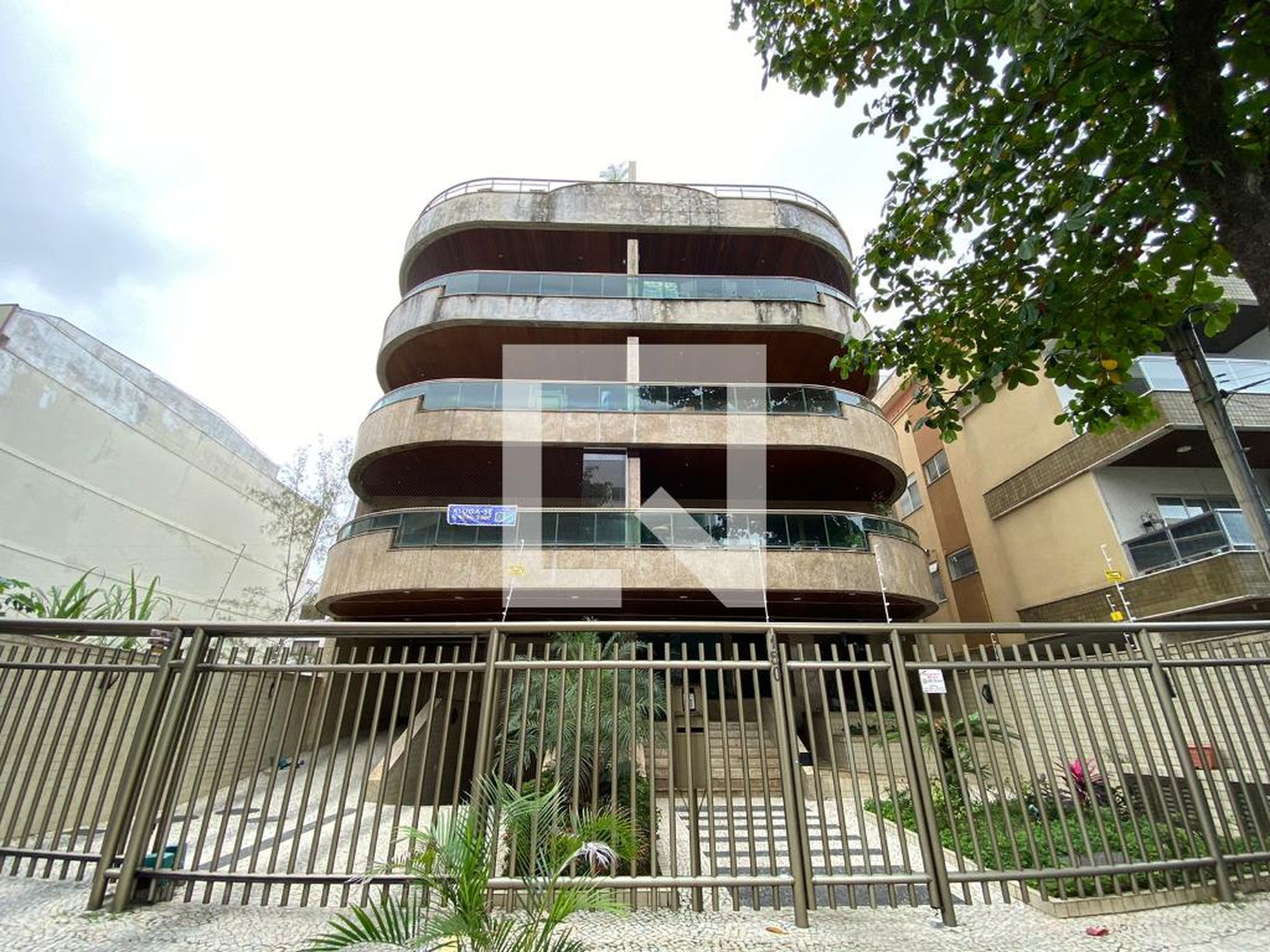 Fachada do Condomínio Edifício Vicino Al Mare