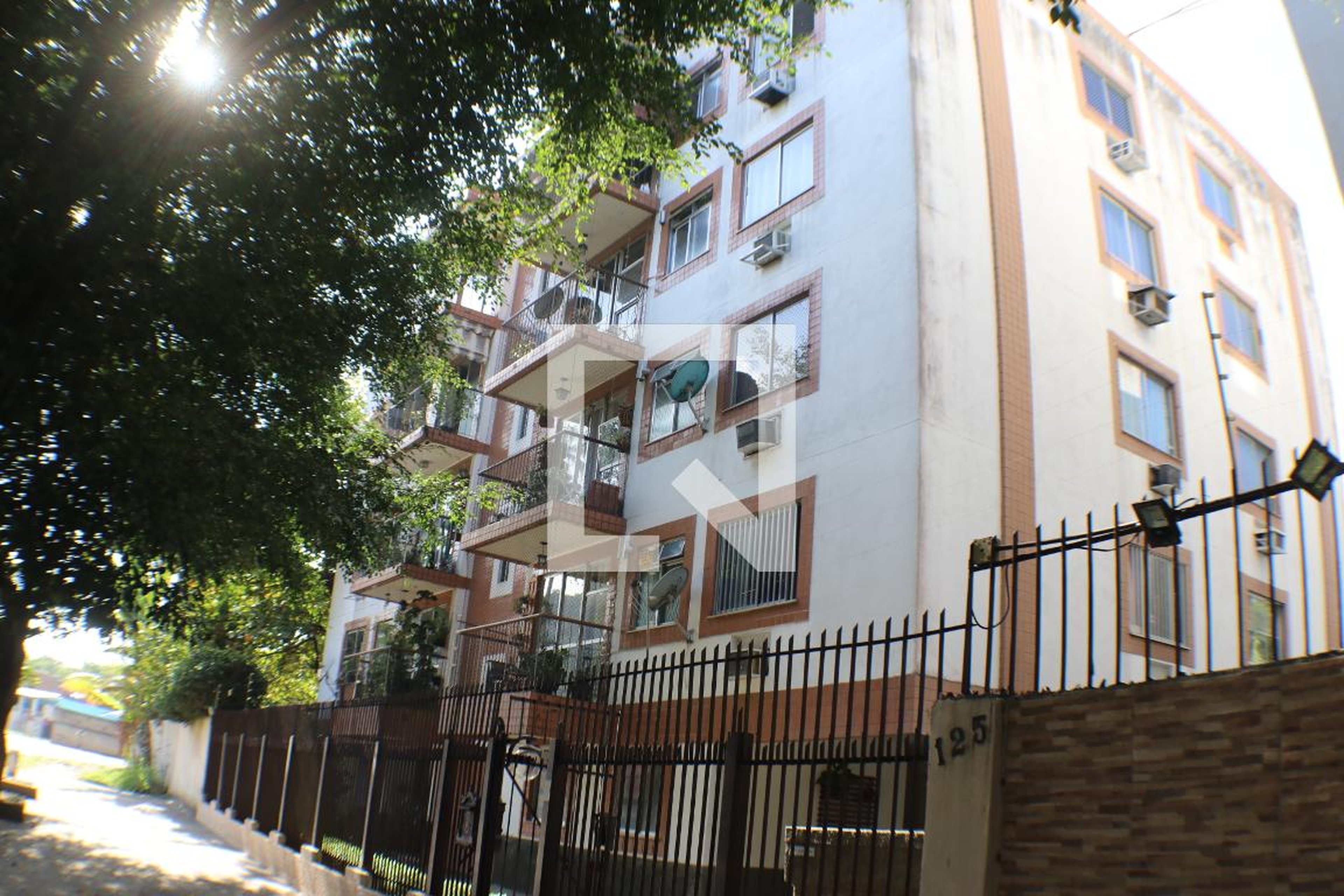 Fachada do Condomínio Condomínio Parque das Acácias