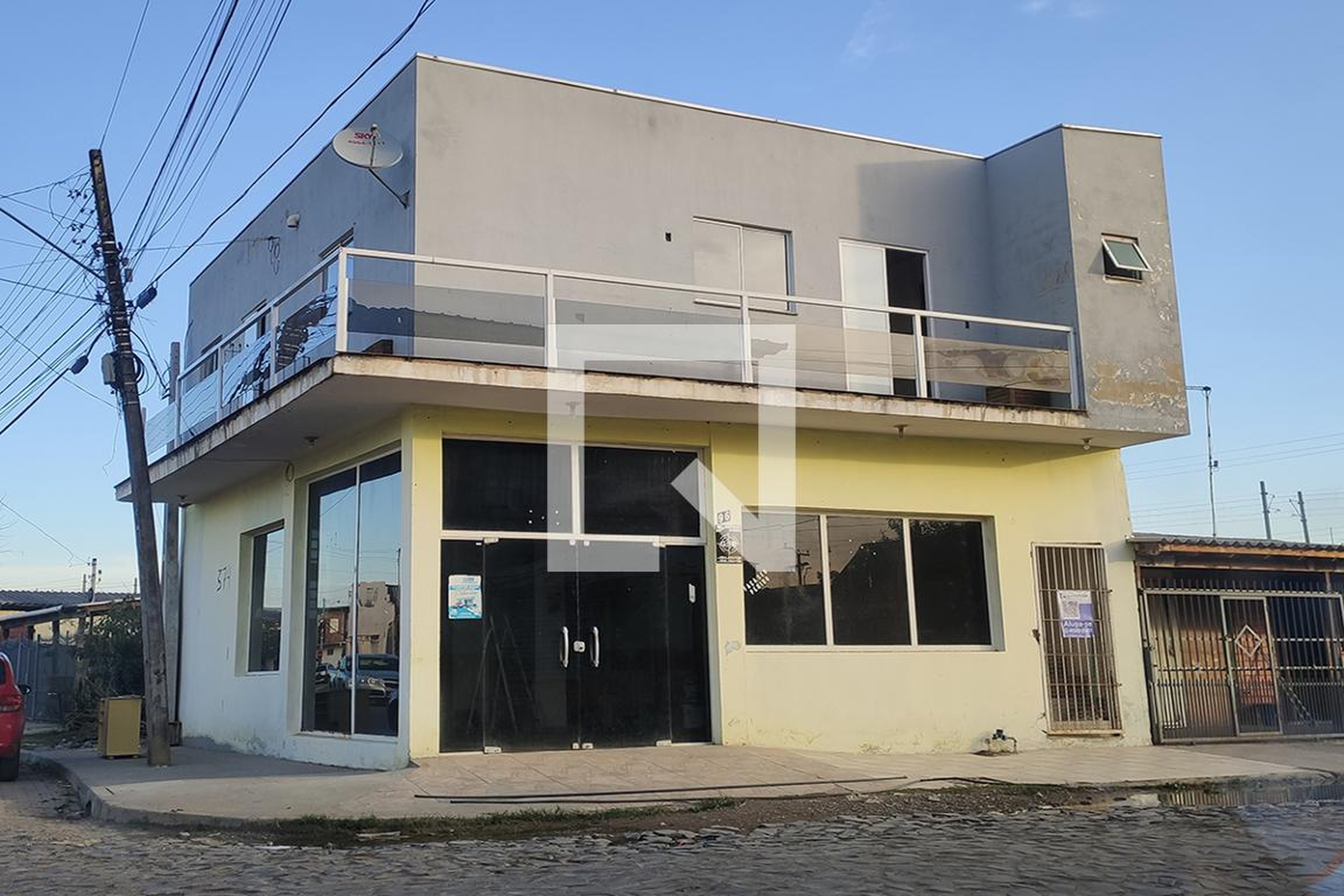 Fachada Condomínio em Rua Dienstmann, 96