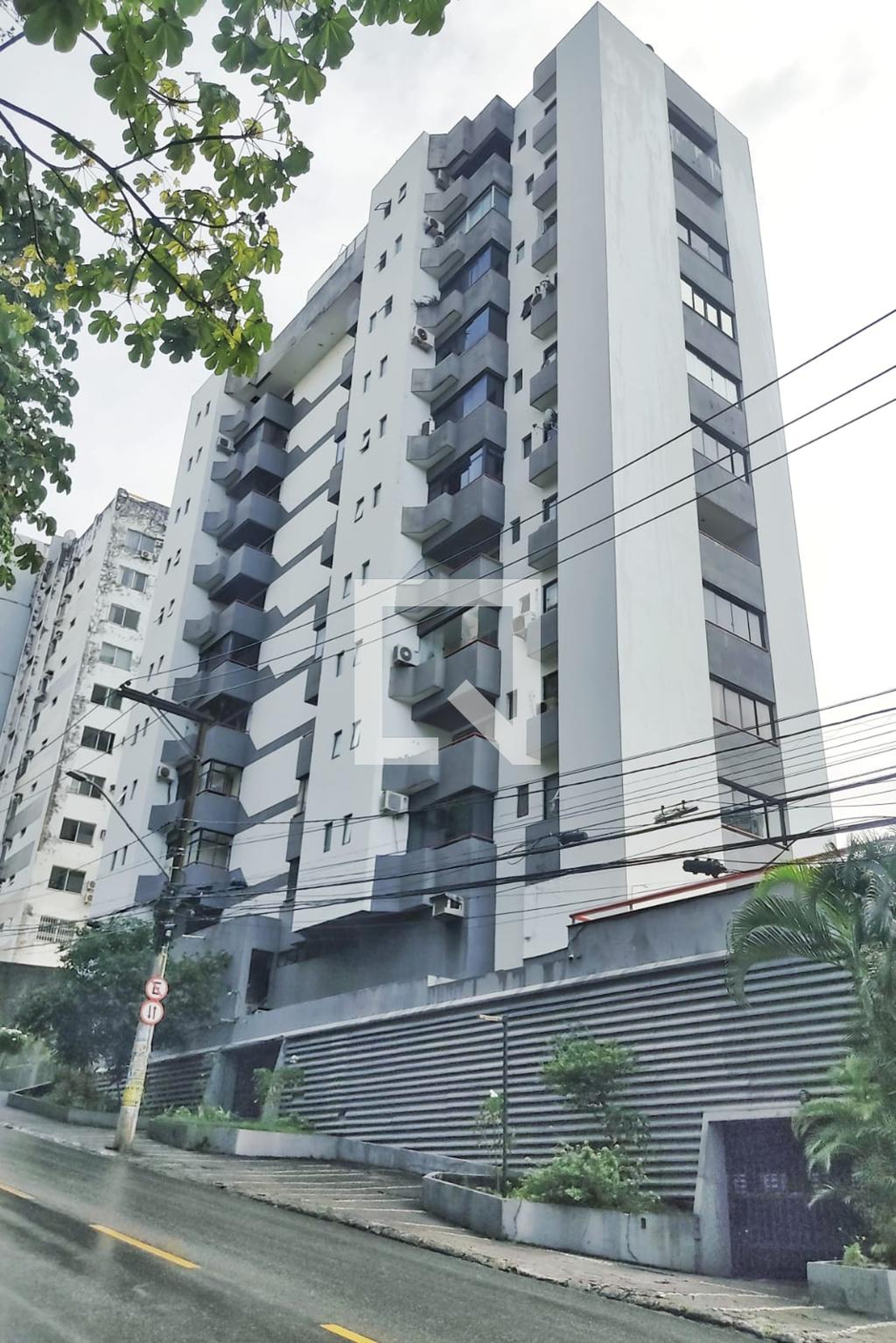 Fachada do Condomínio Edifício Ana Régis Flat House
