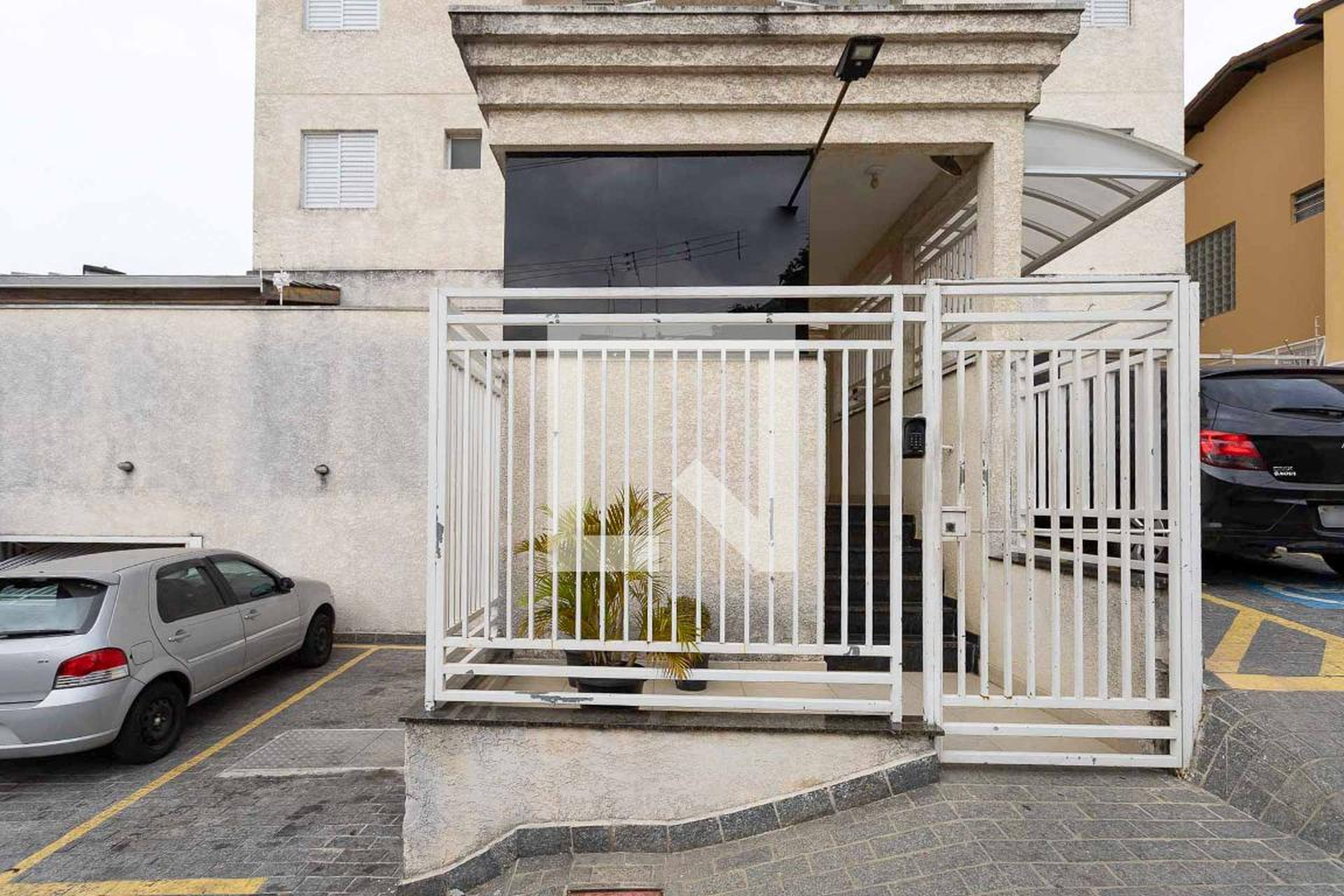 Fachada do Condomínio Condomínio Vistas da Ponte Grande